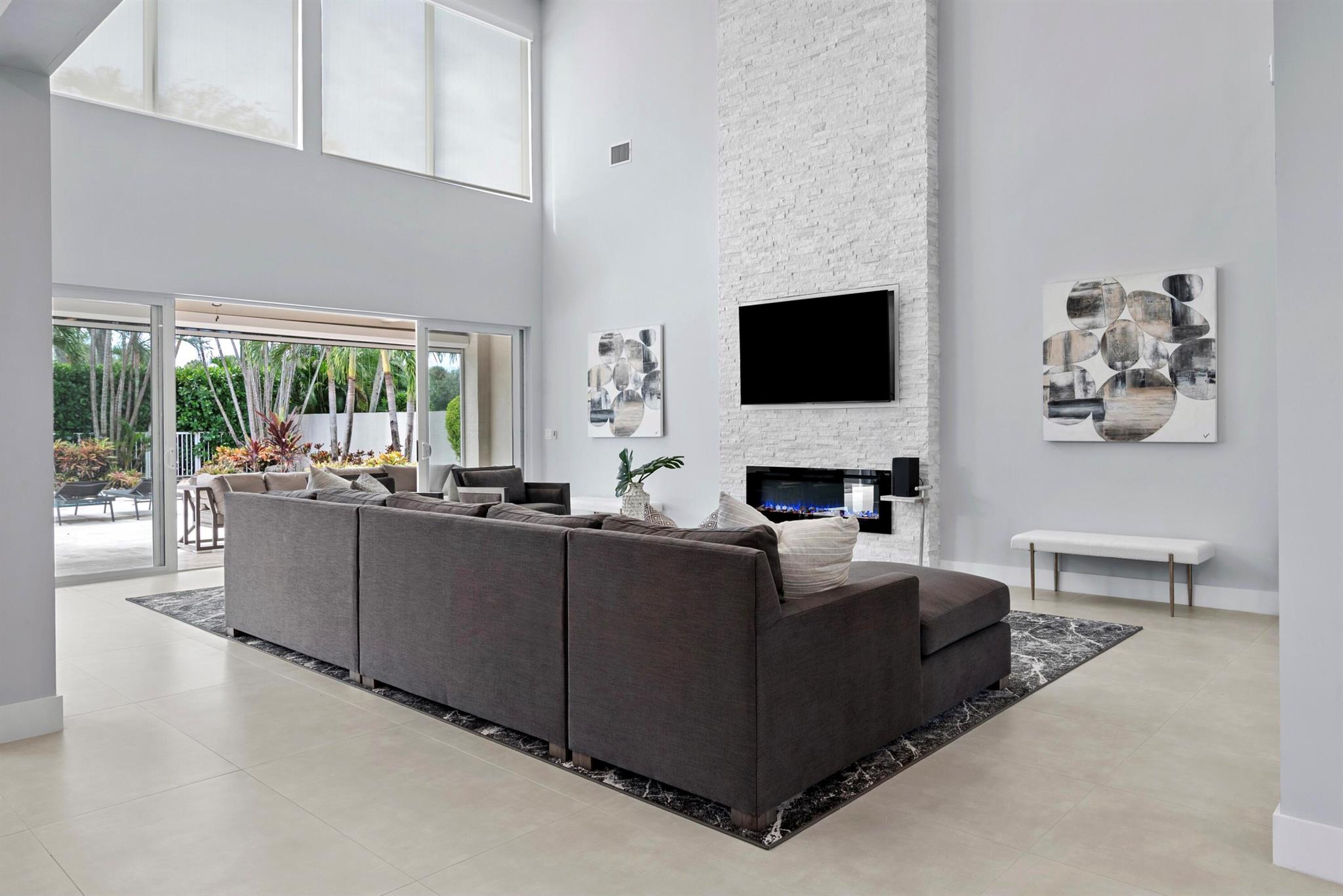 17371 Bridleway Trail