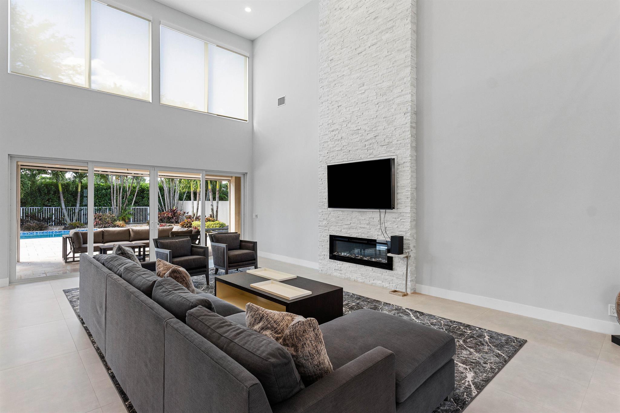 17371 Bridleway Trail