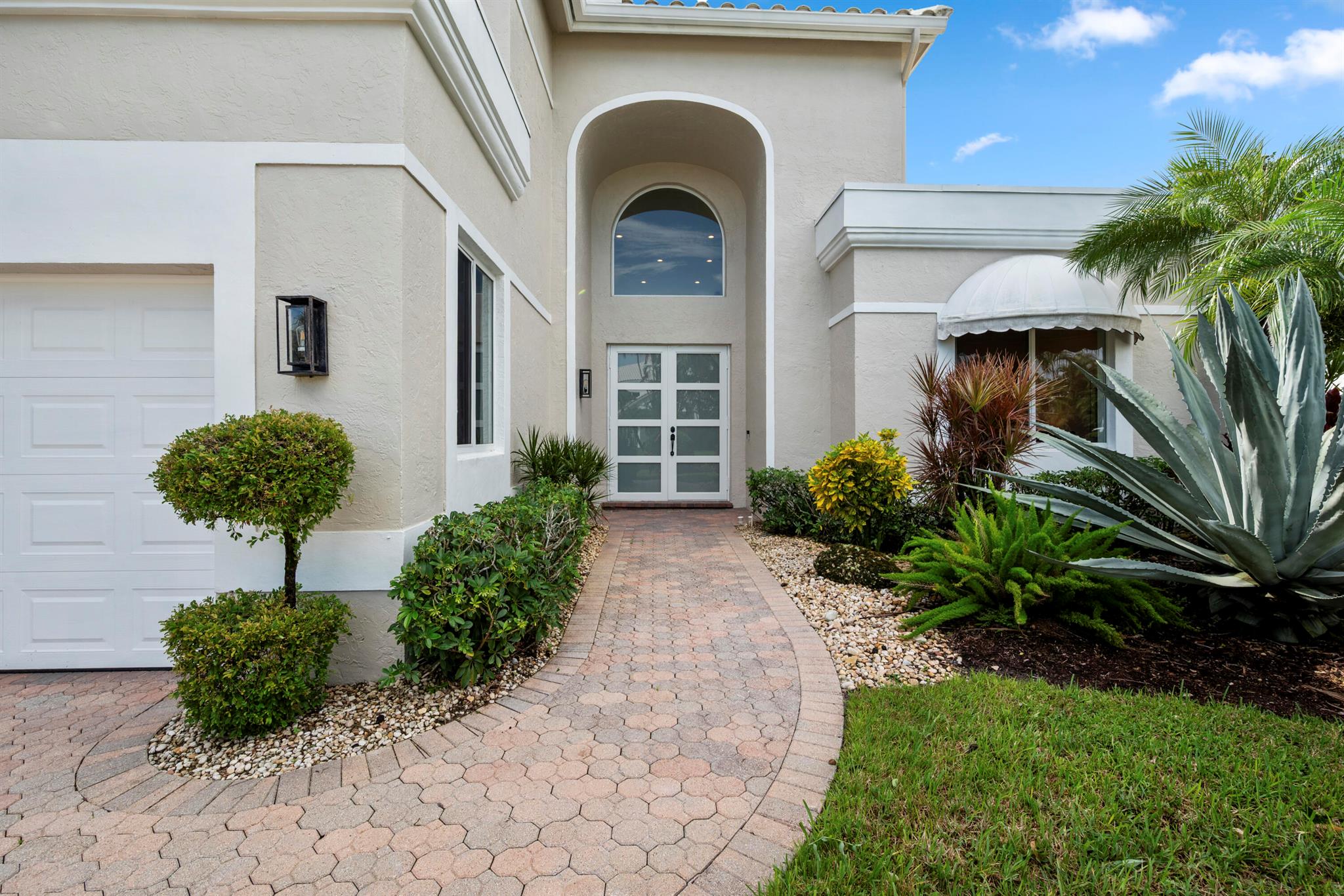 17371 Bridleway Trail