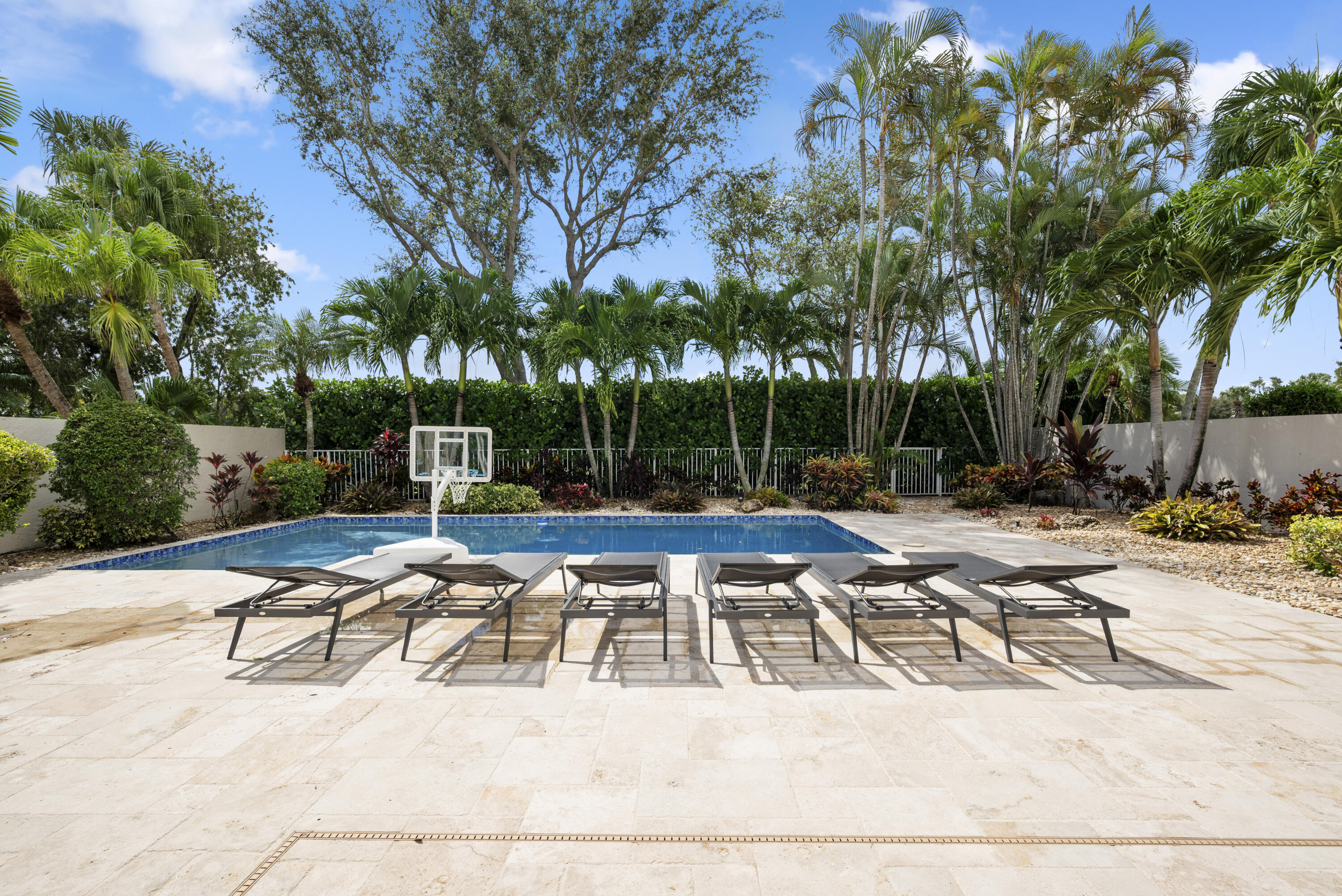 17371 Bridleway Trail