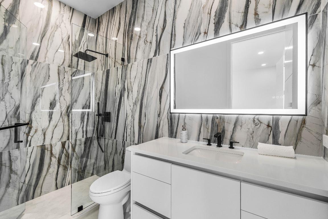 5100 Lake Catalina Drive D