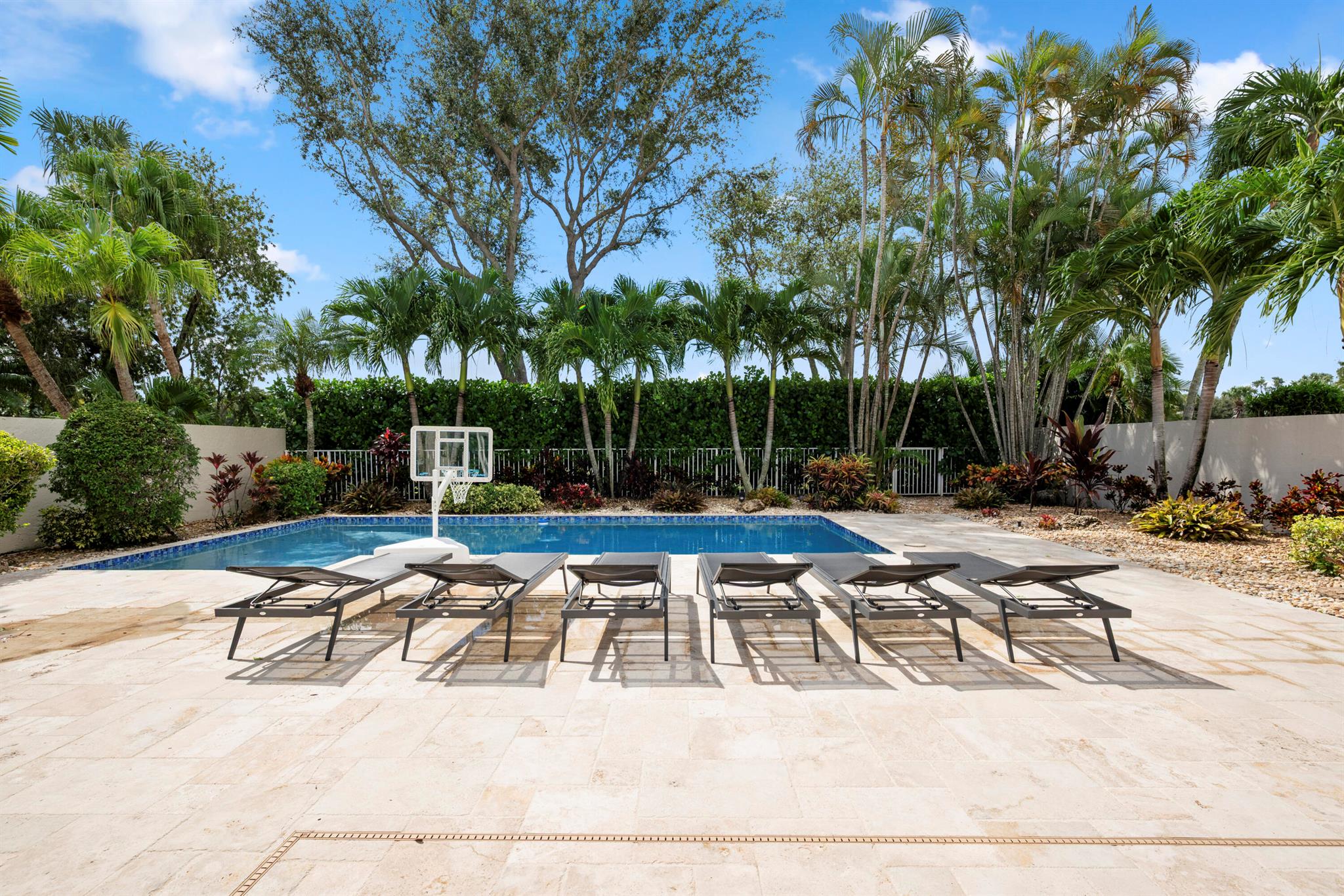 17371 Bridleway Trail