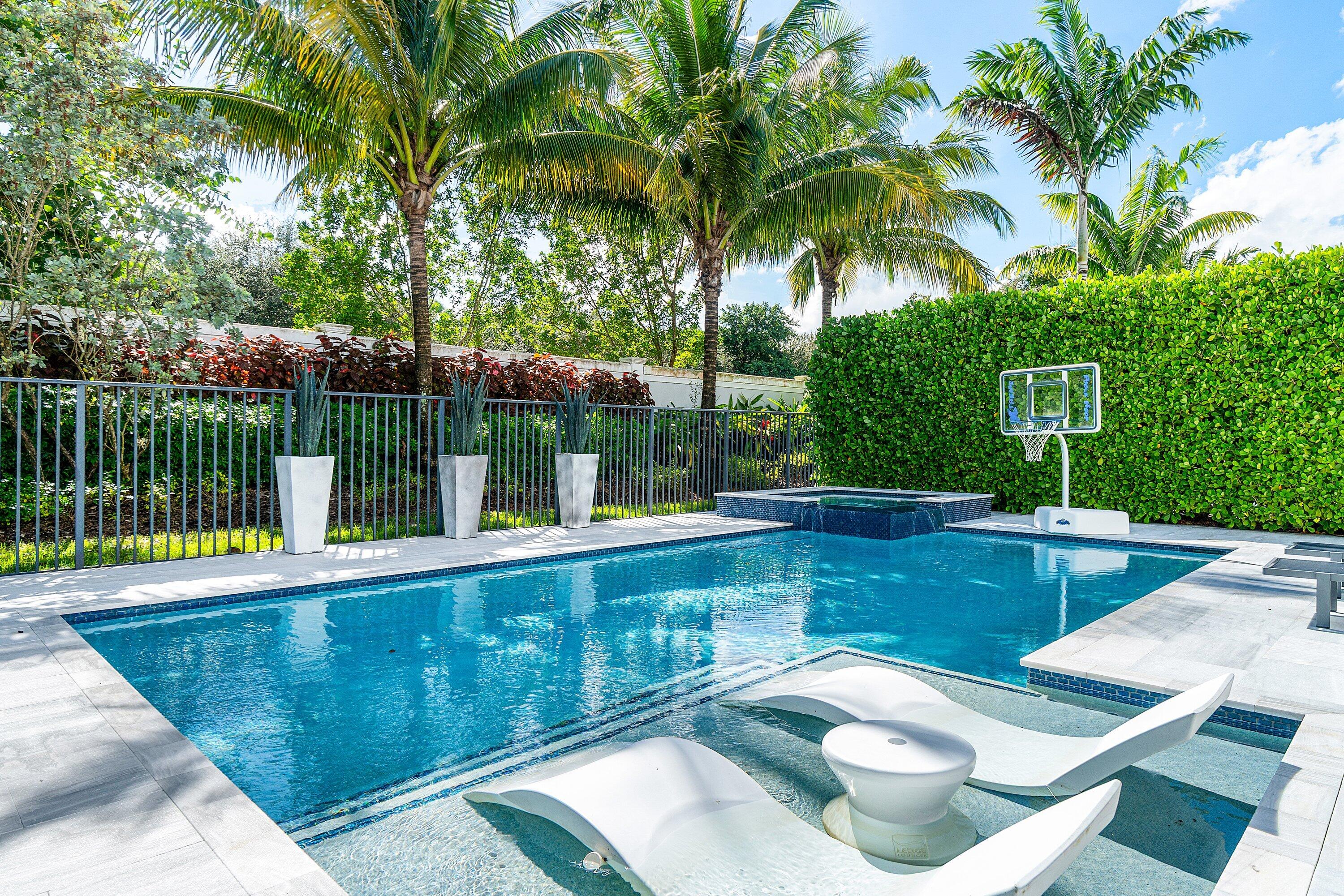 9006 Dulcetto Court