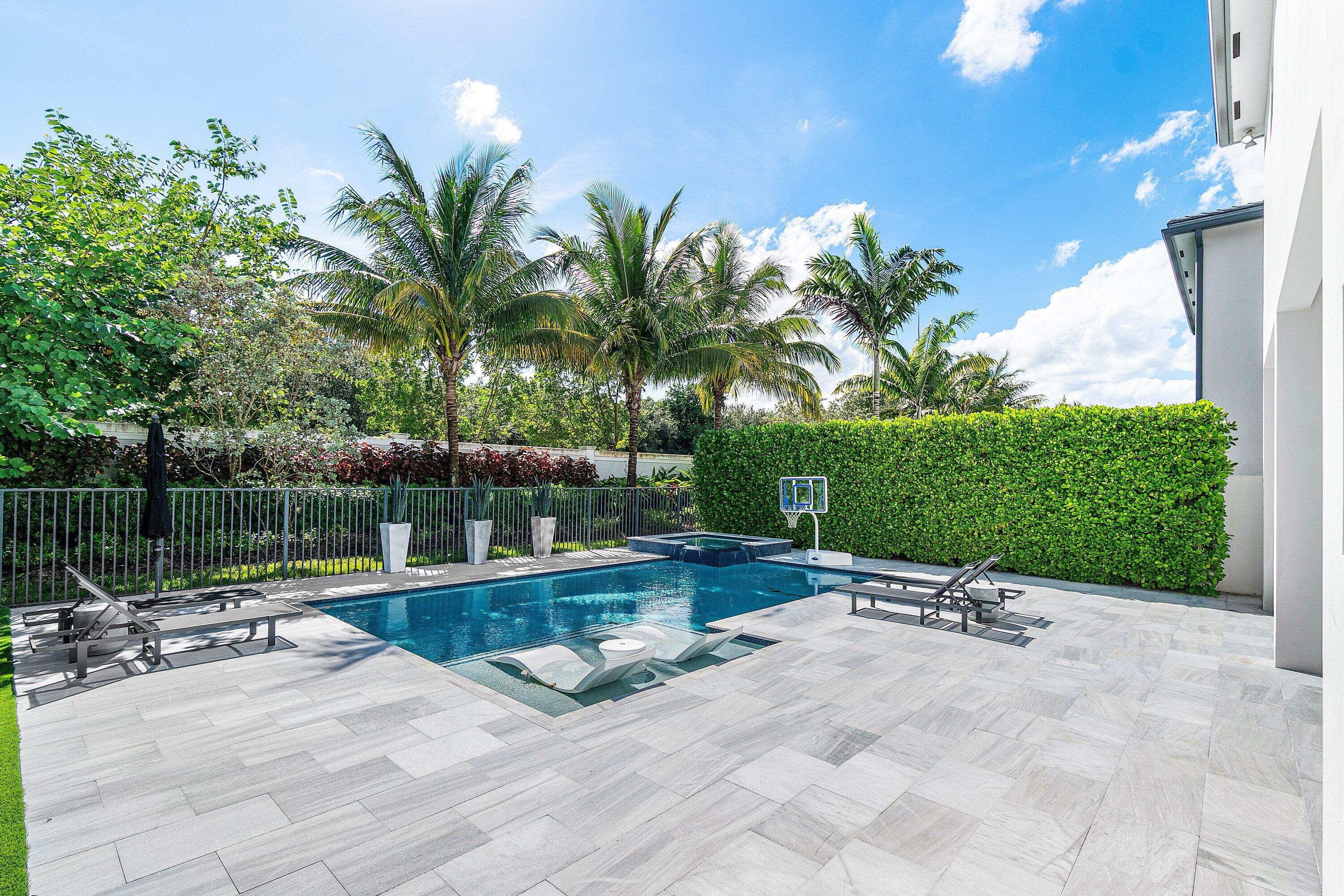 9006 Dulcetto Court