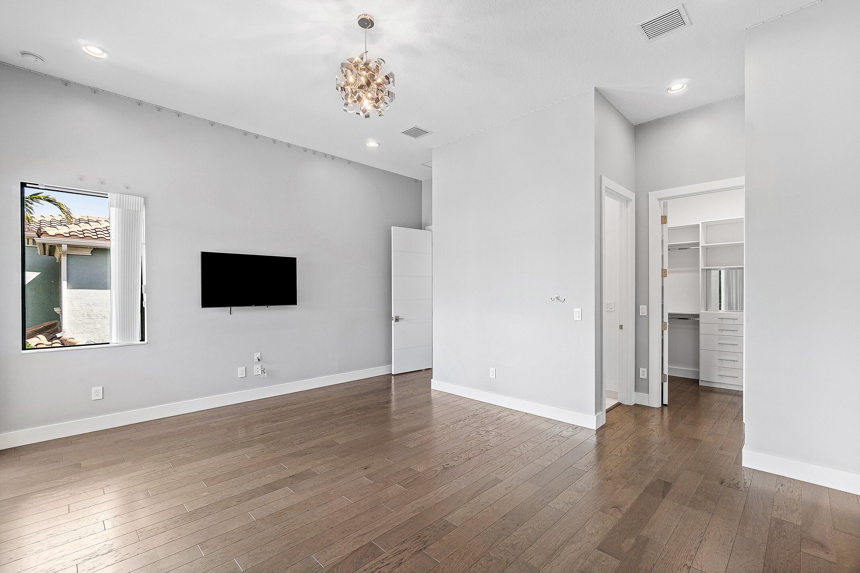 9006 Dulcetto Court