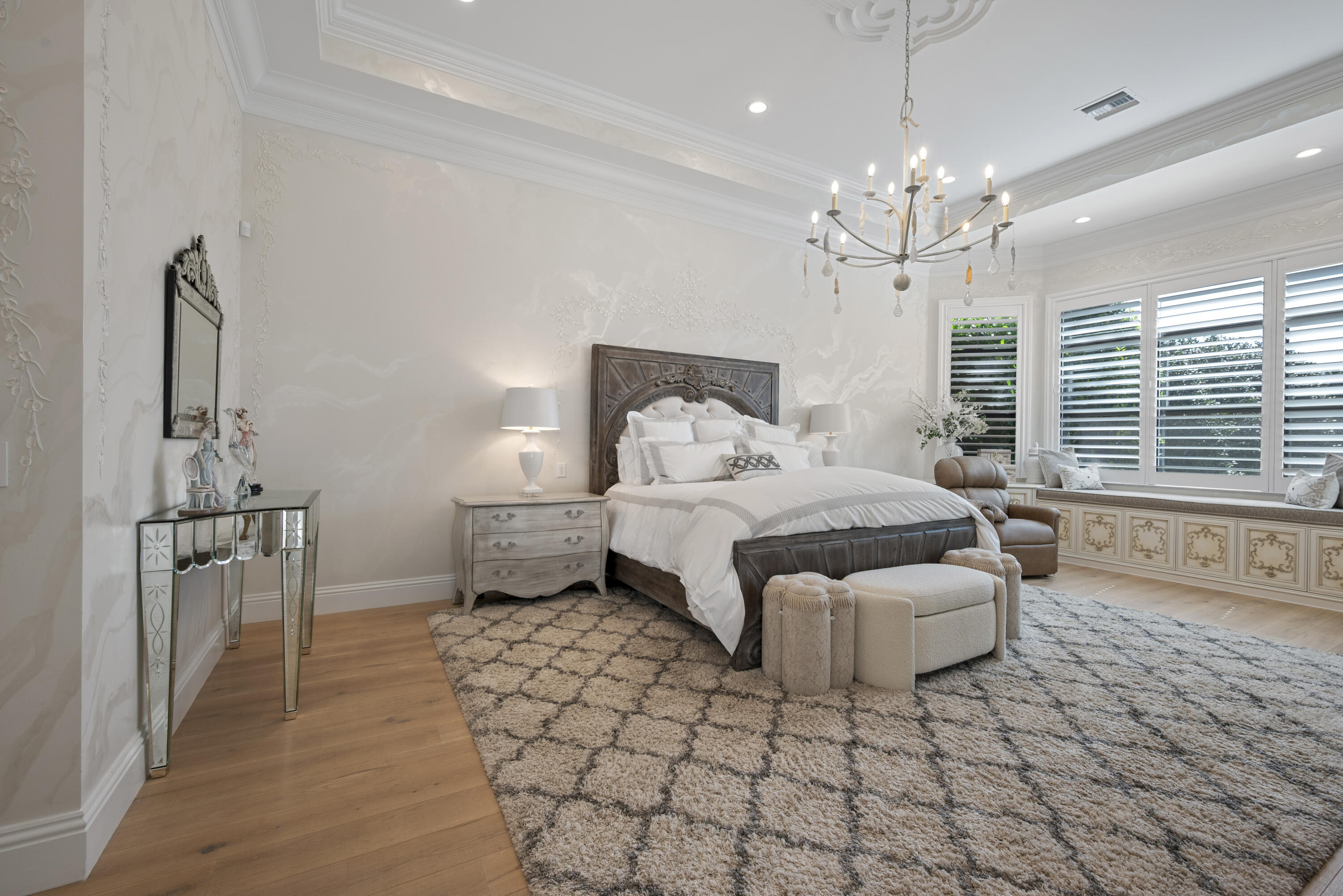 9618 Labelle Court