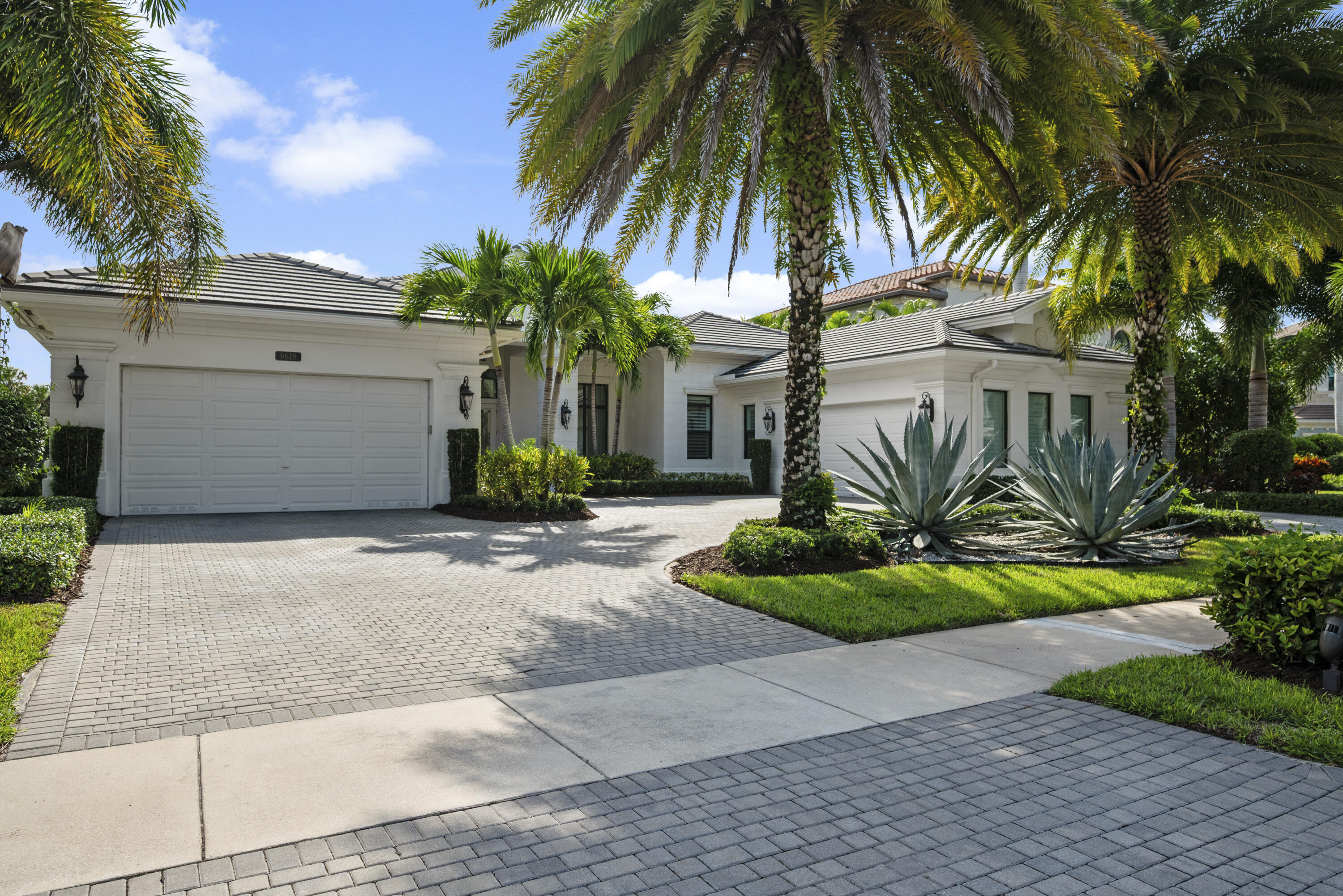 9618 Labelle Court