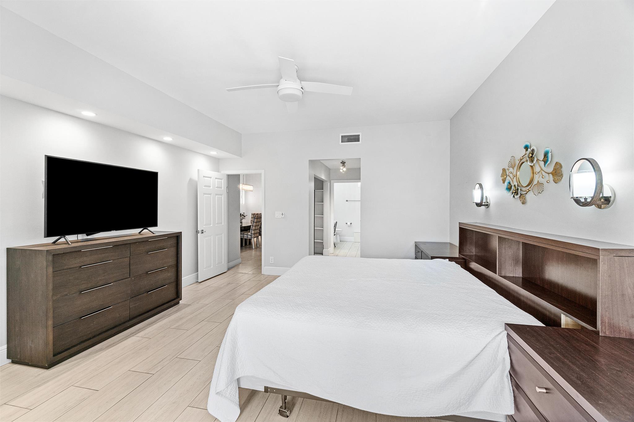 5166 Lake Catalina Drive C