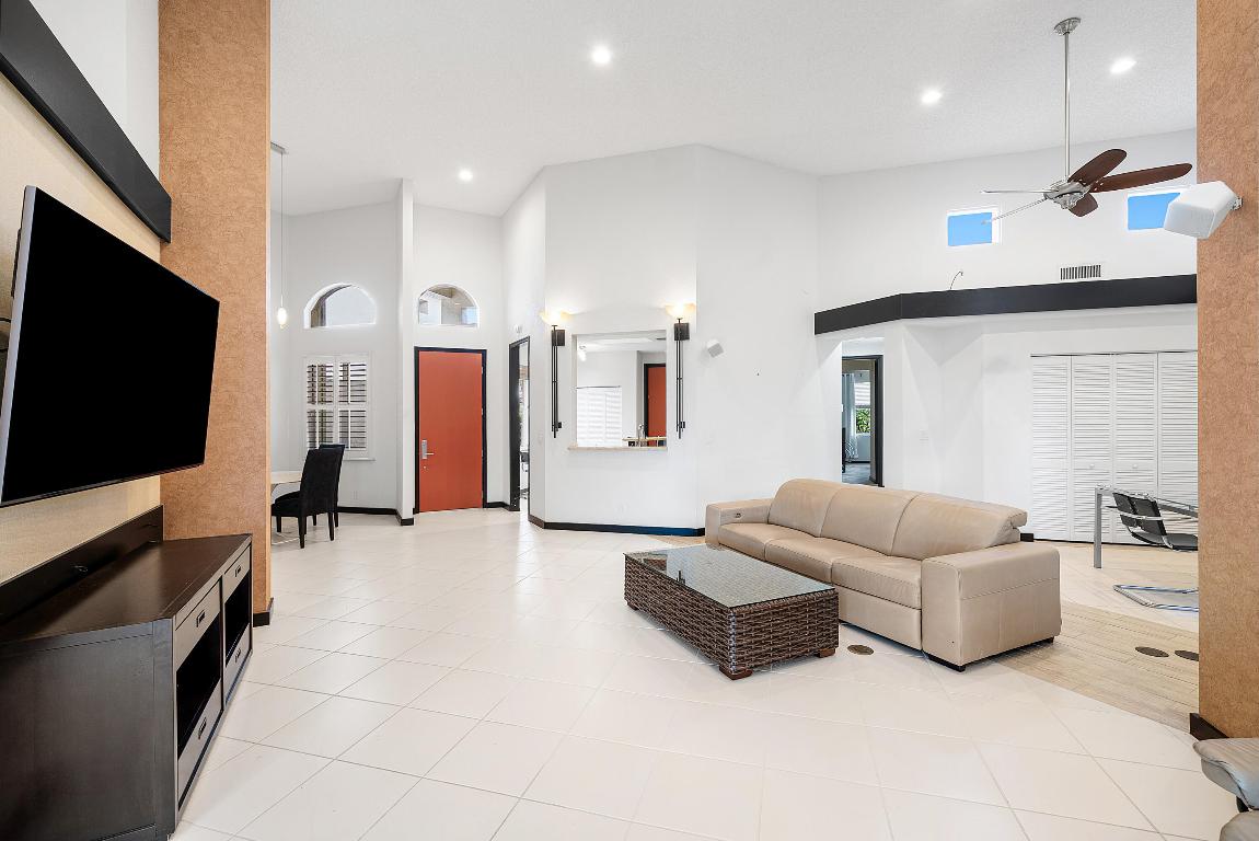 6220 San Michel Way, Delray Beach