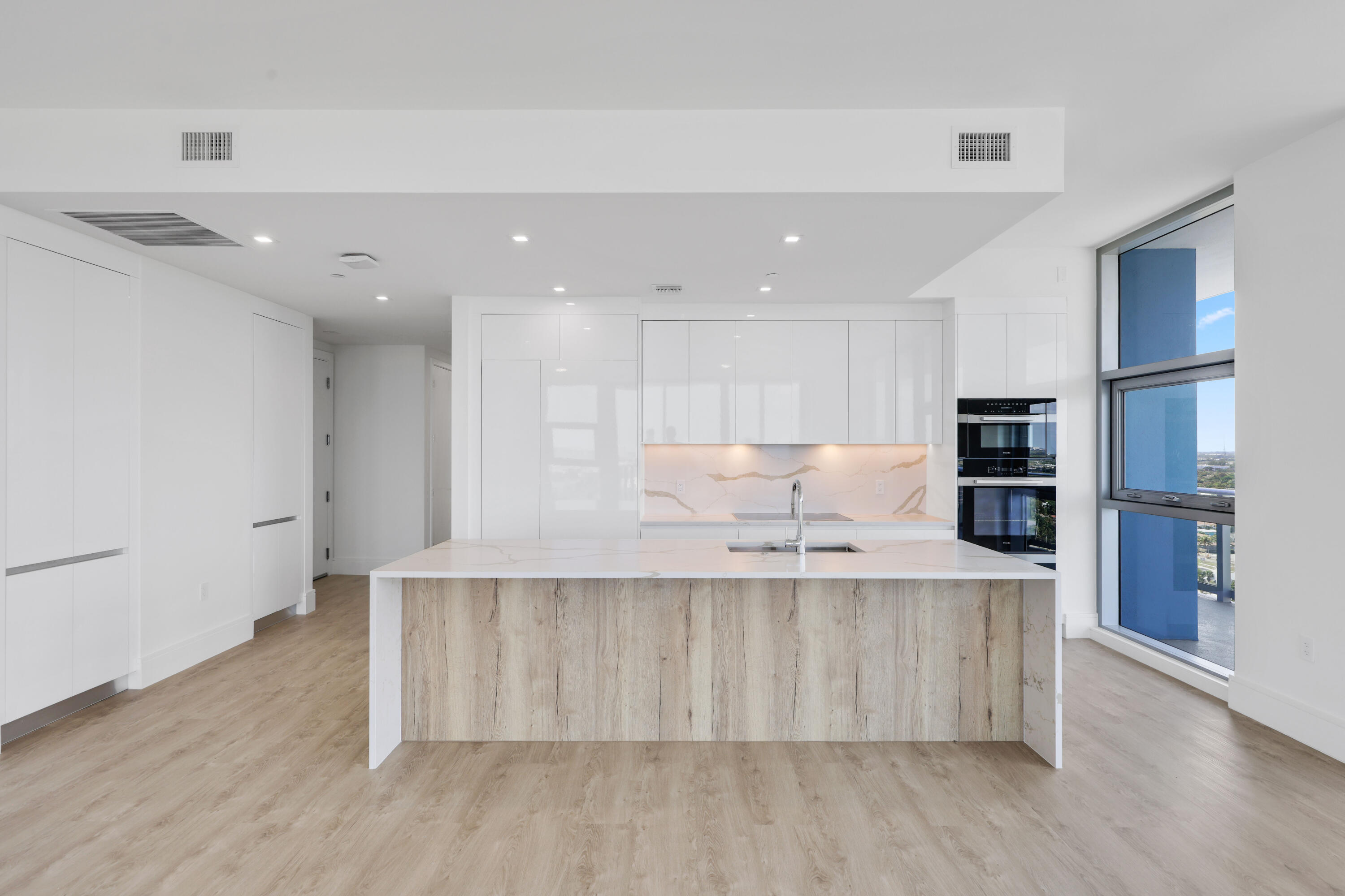 220 Lake Shore Drive 1823