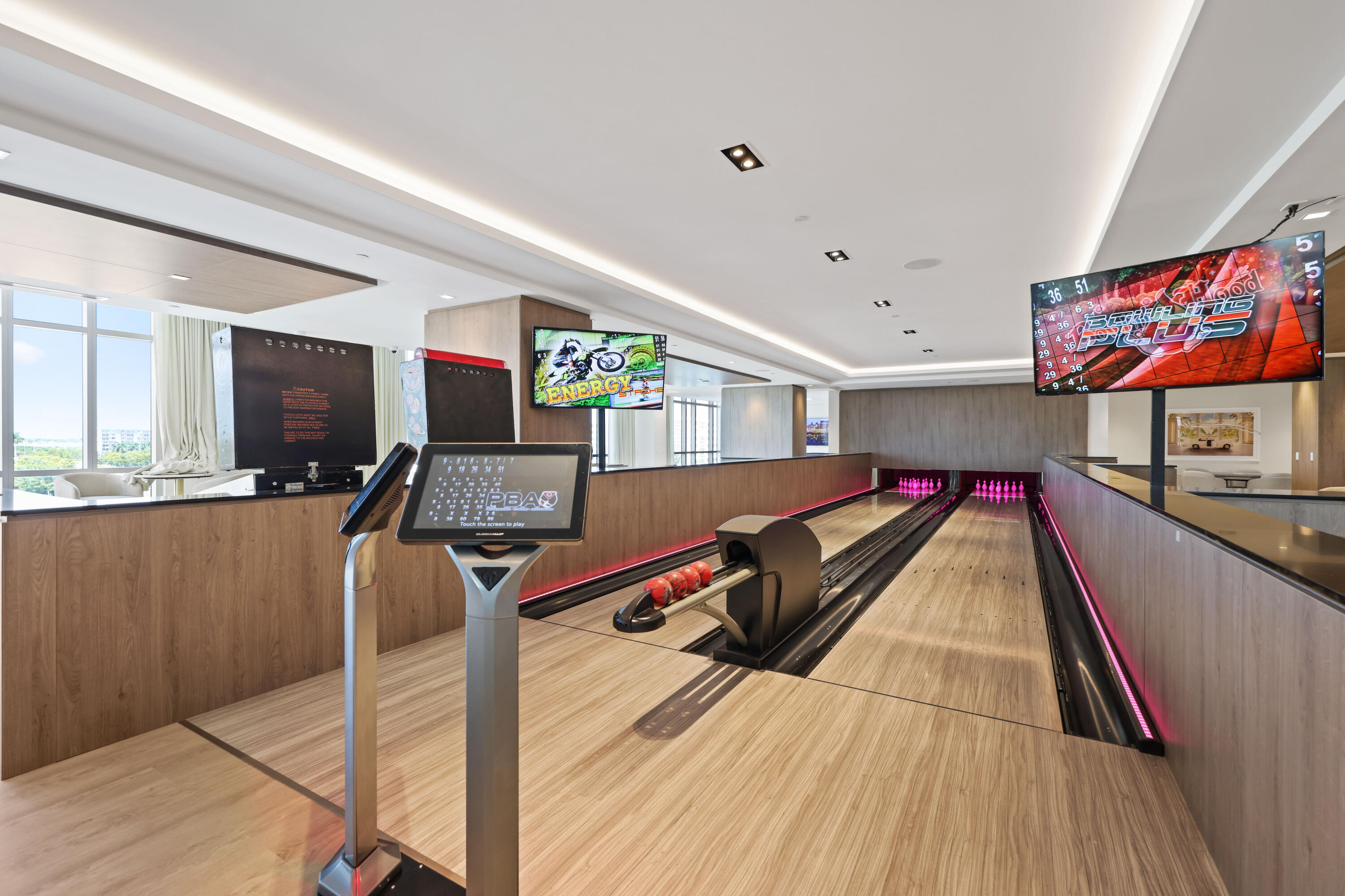 220 Lake Shore Drive 1823