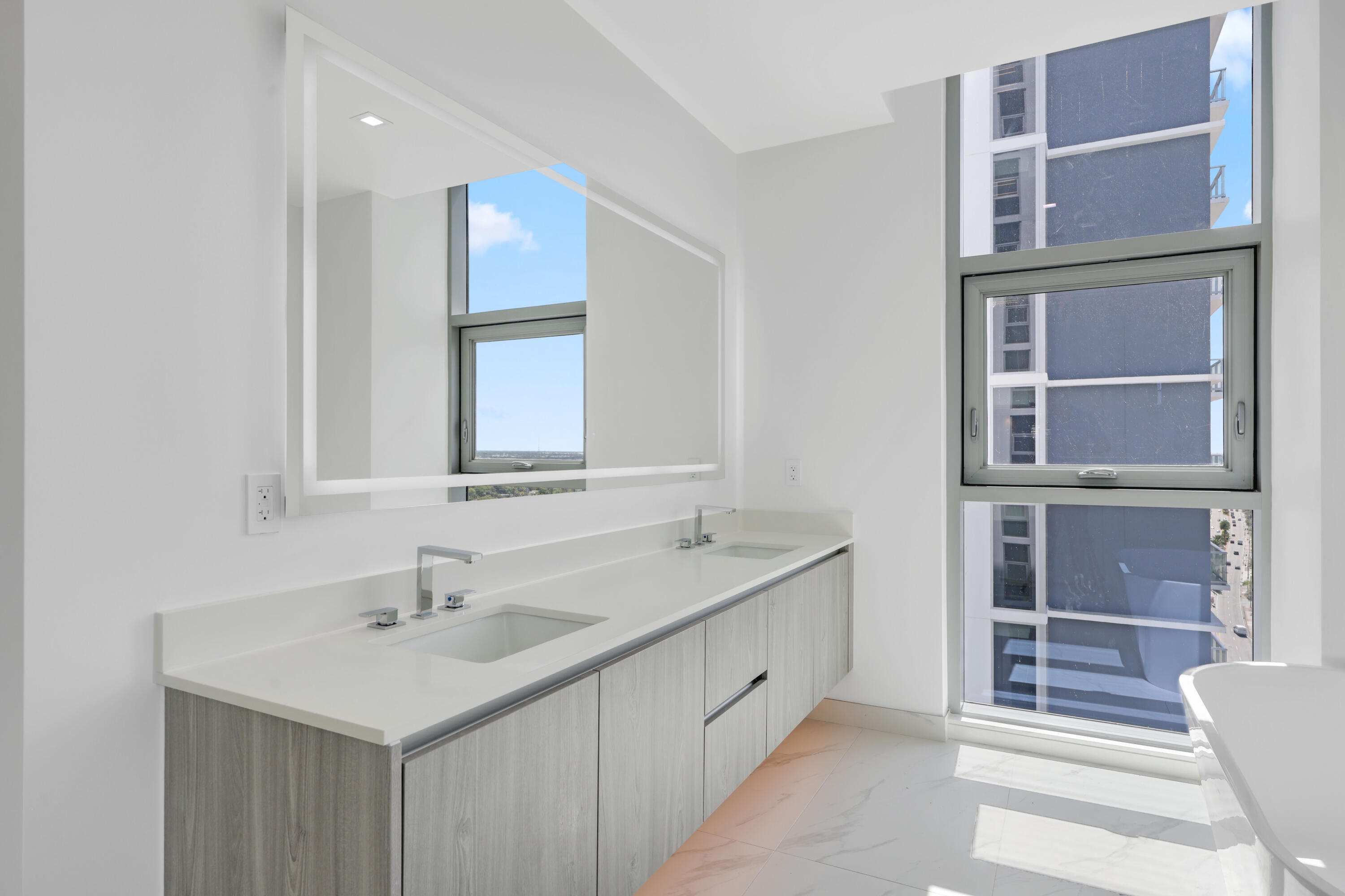 220 Lake Shore Drive 1823