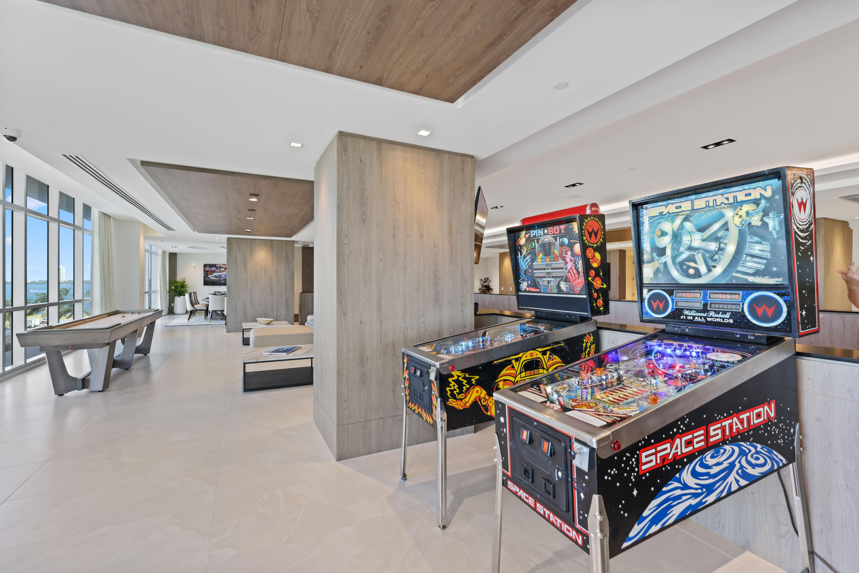 220 Lake Shore Drive 1823