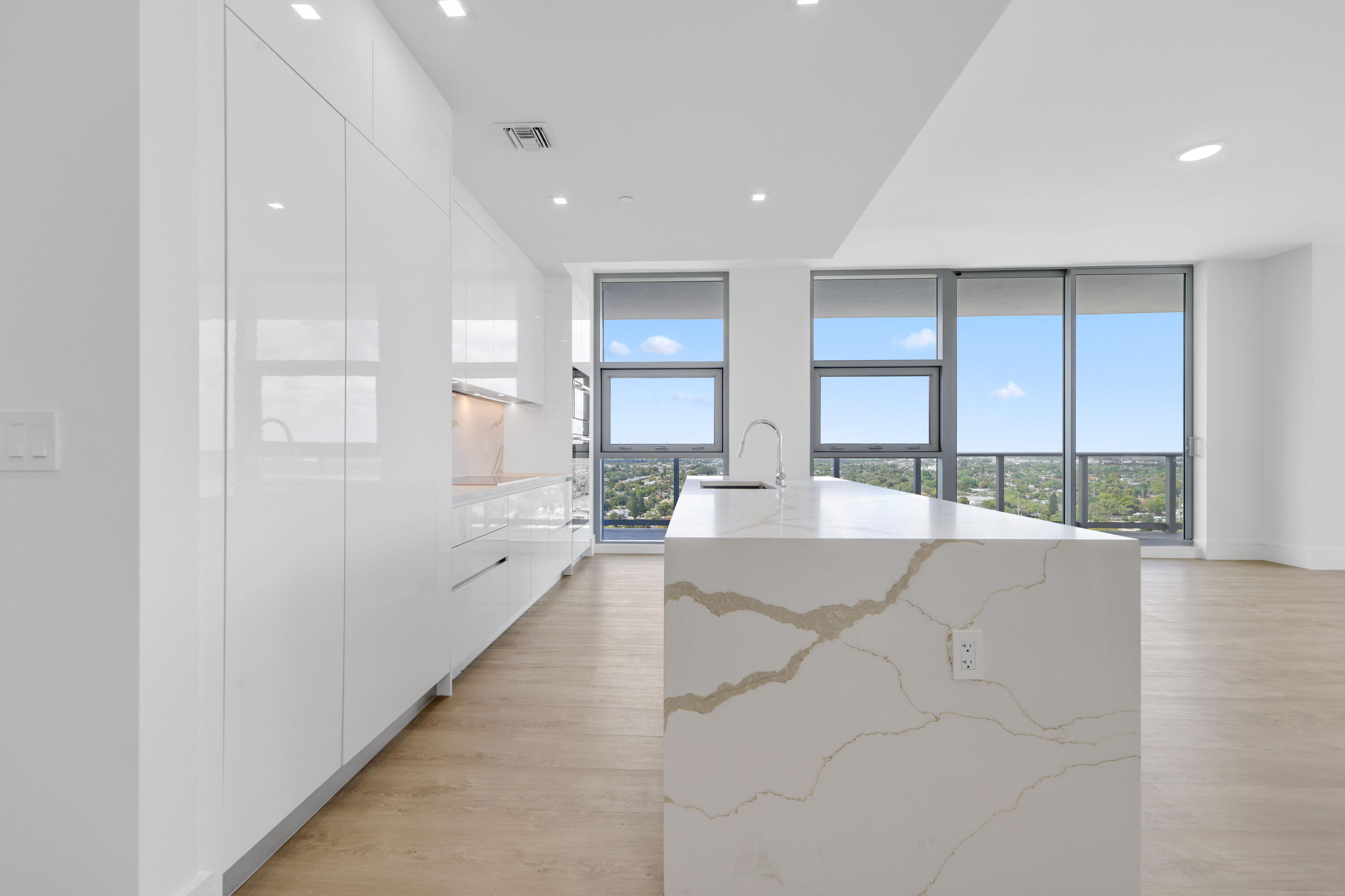 220 Lake Shore Drive 1823