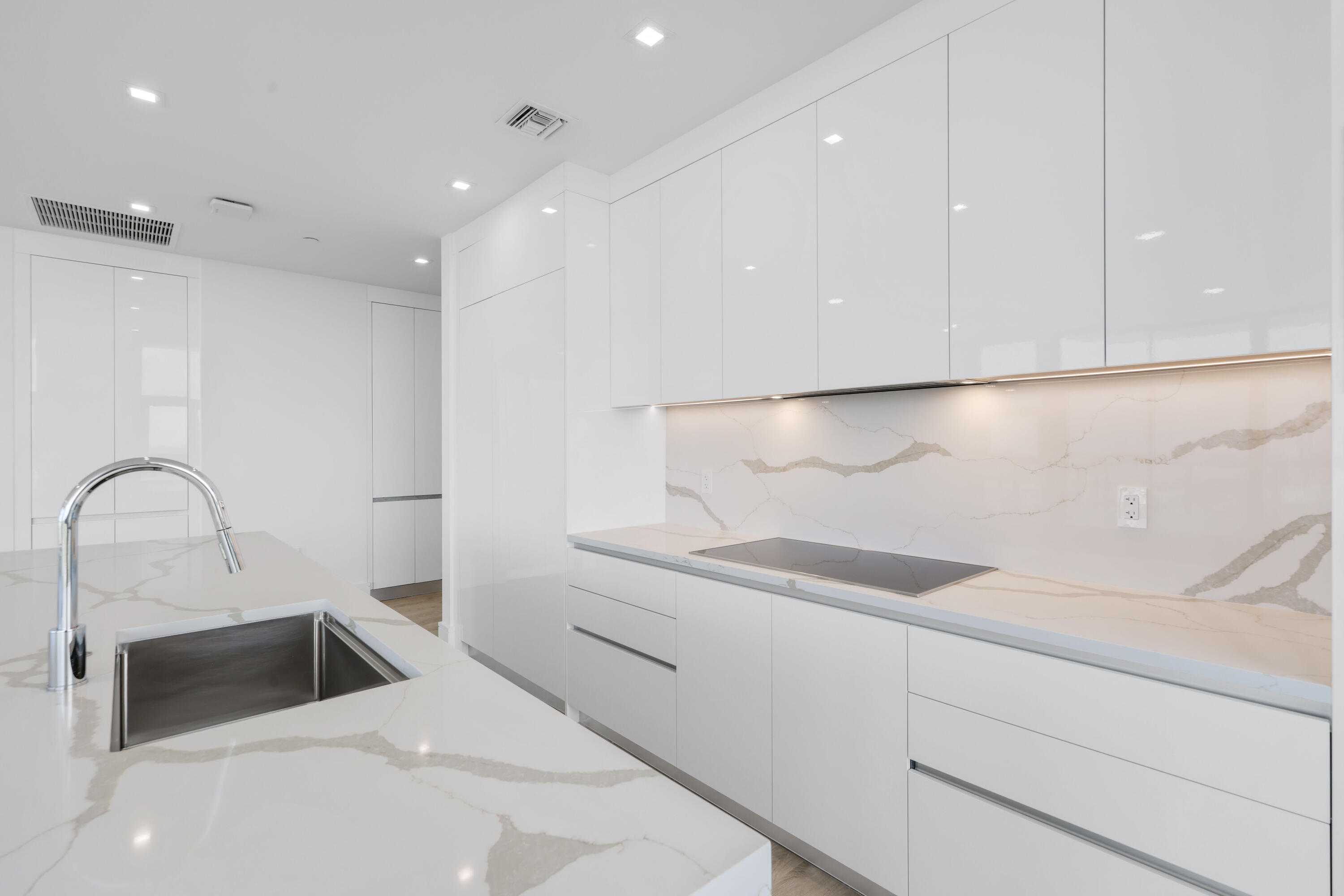 220 Lake Shore Drive 1823