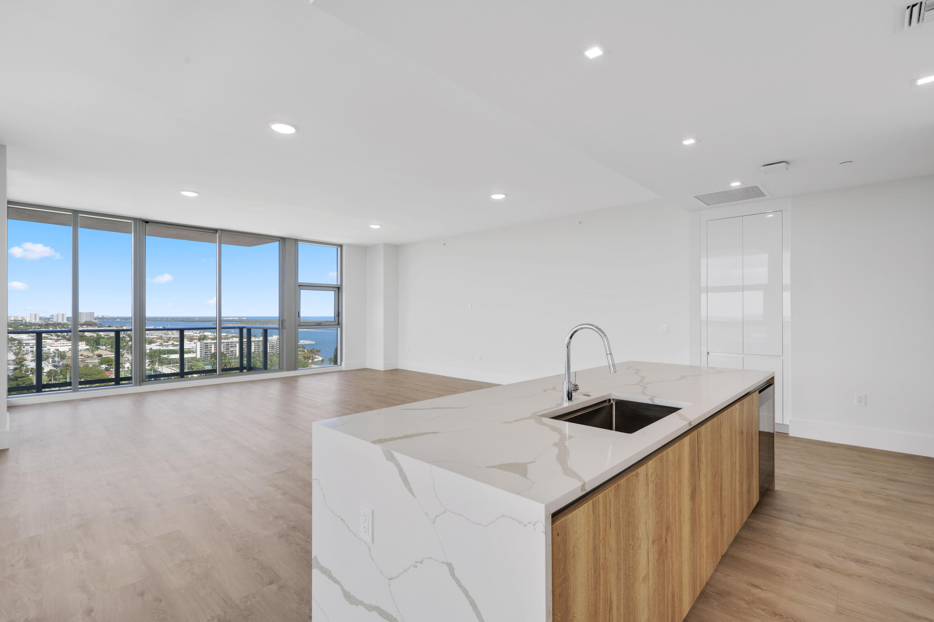 220 Lake Shore Drive 1823