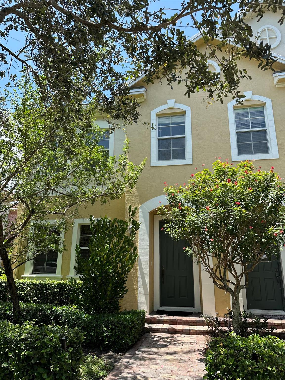 717 Dakota Drive