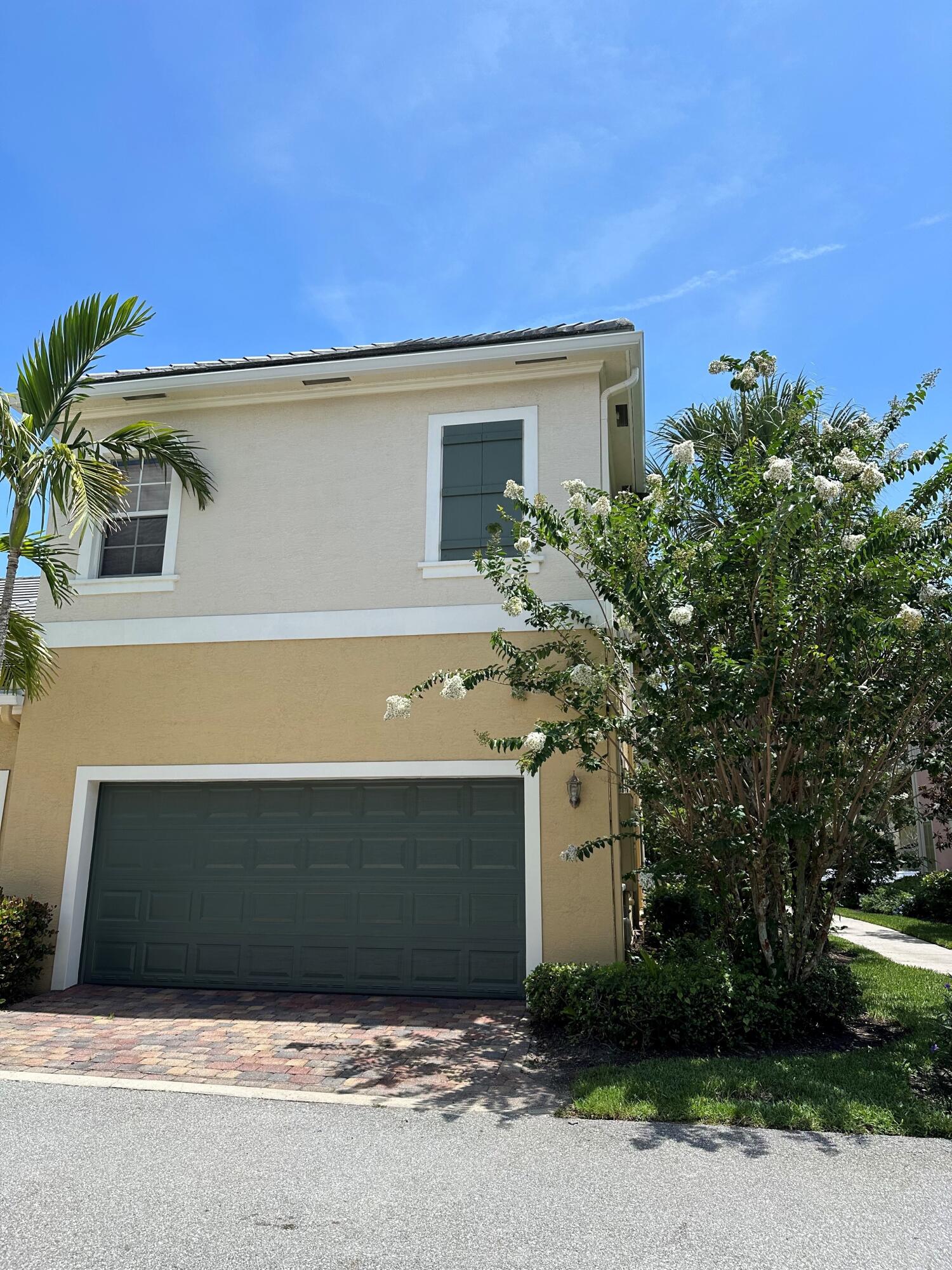 717 Dakota Drive