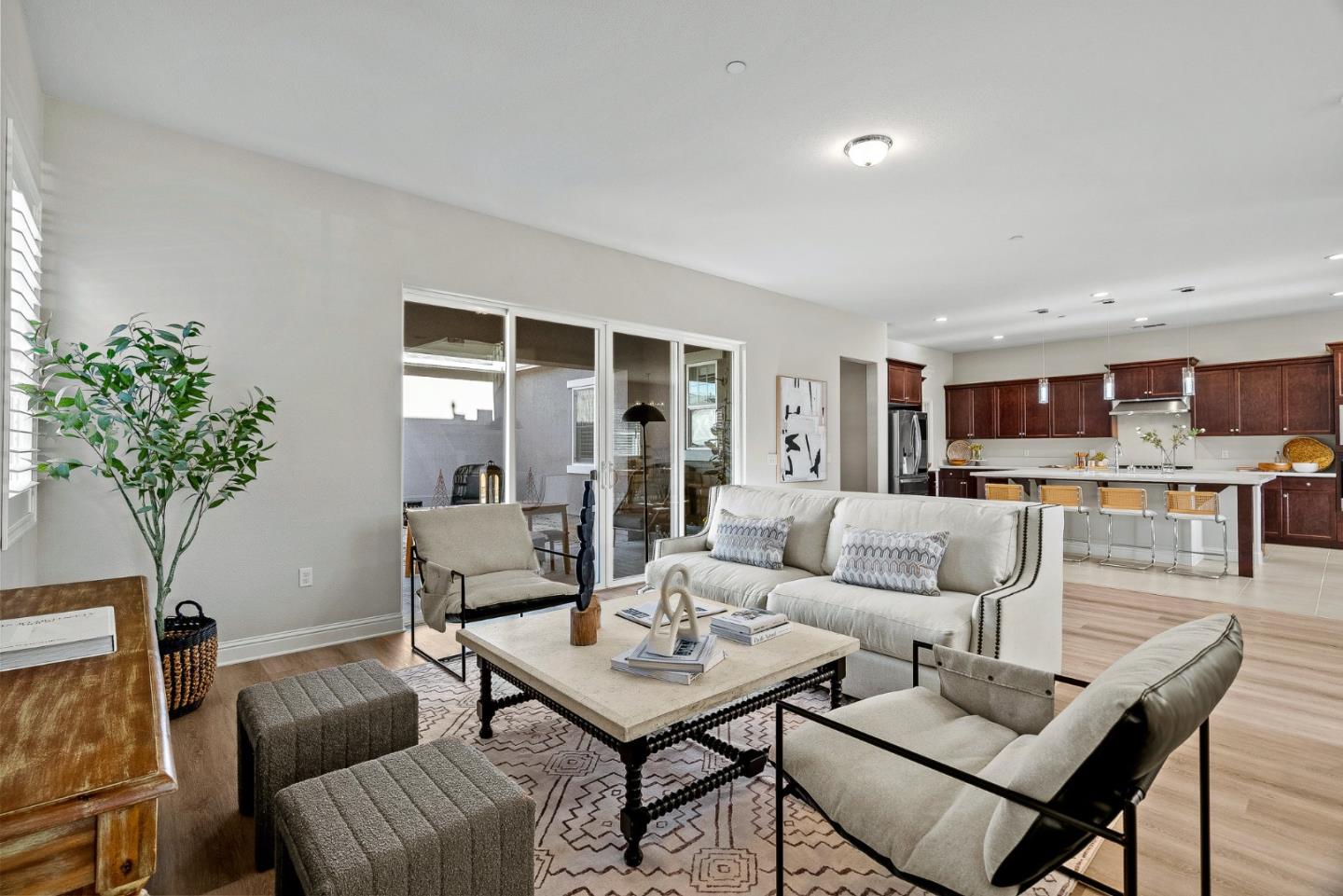 493 Heights DR