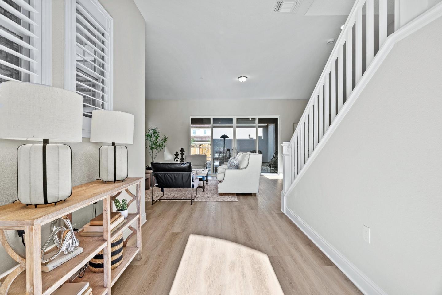 493 Heights DR