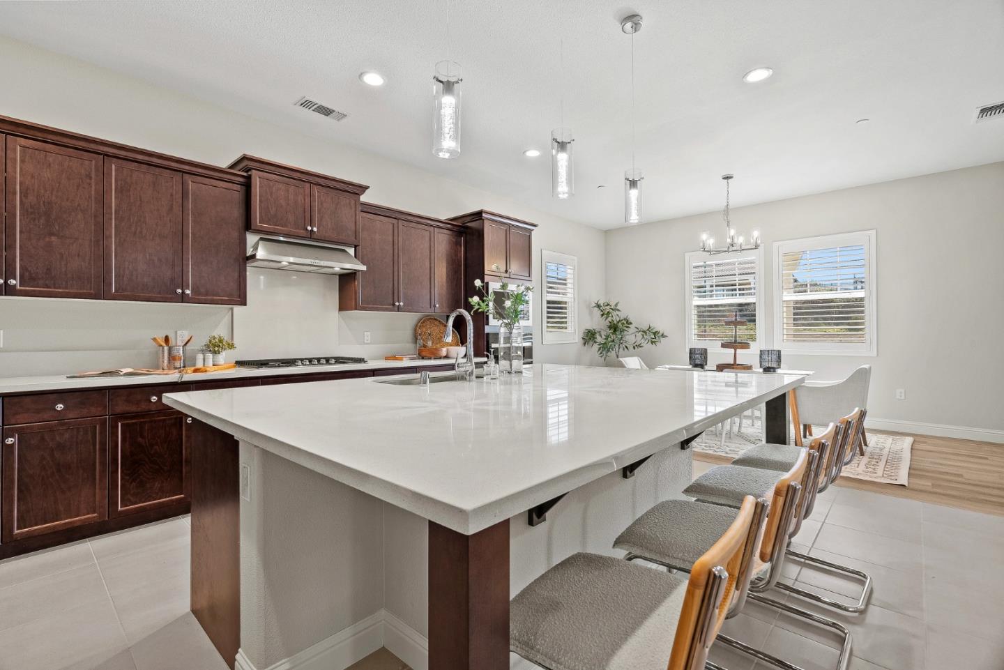 493 Heights DR
