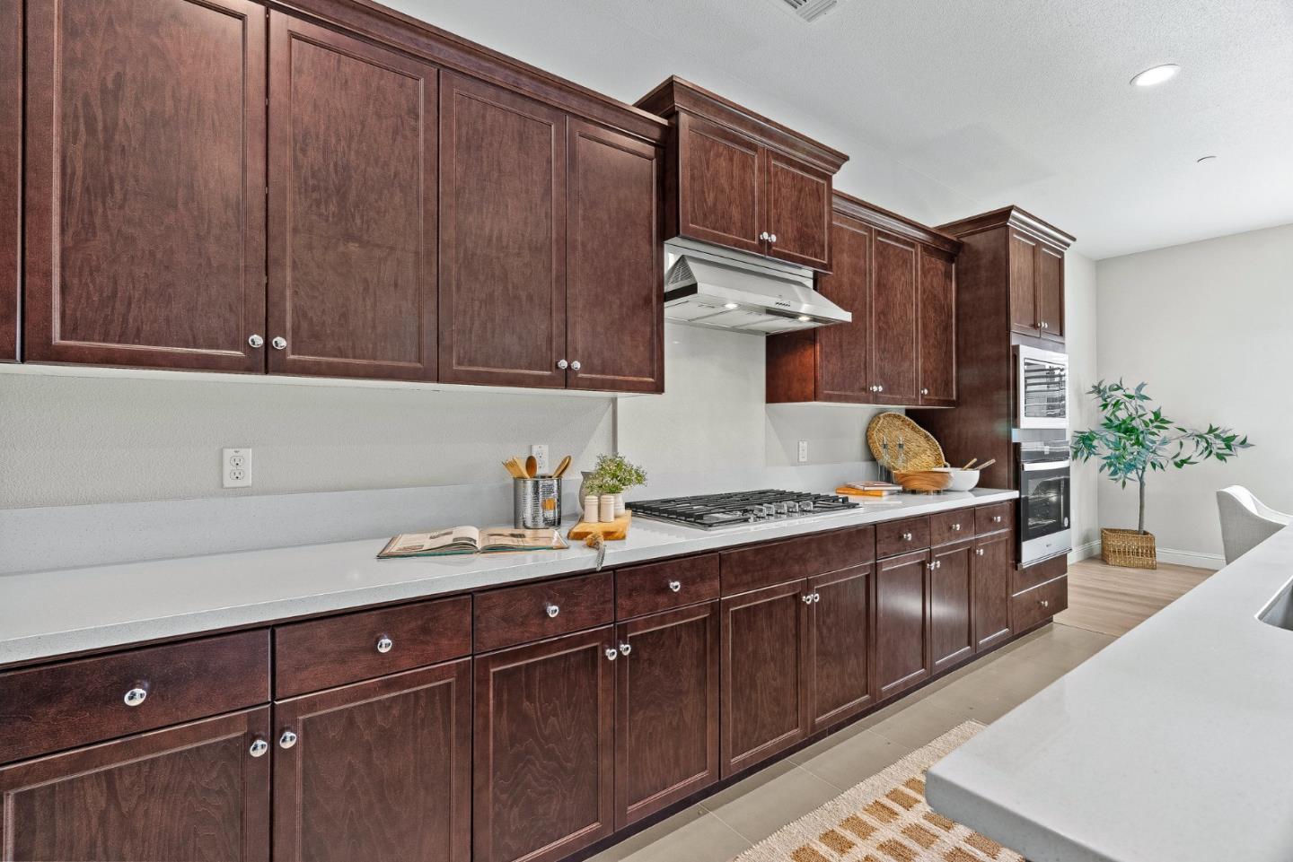 493 Heights DR