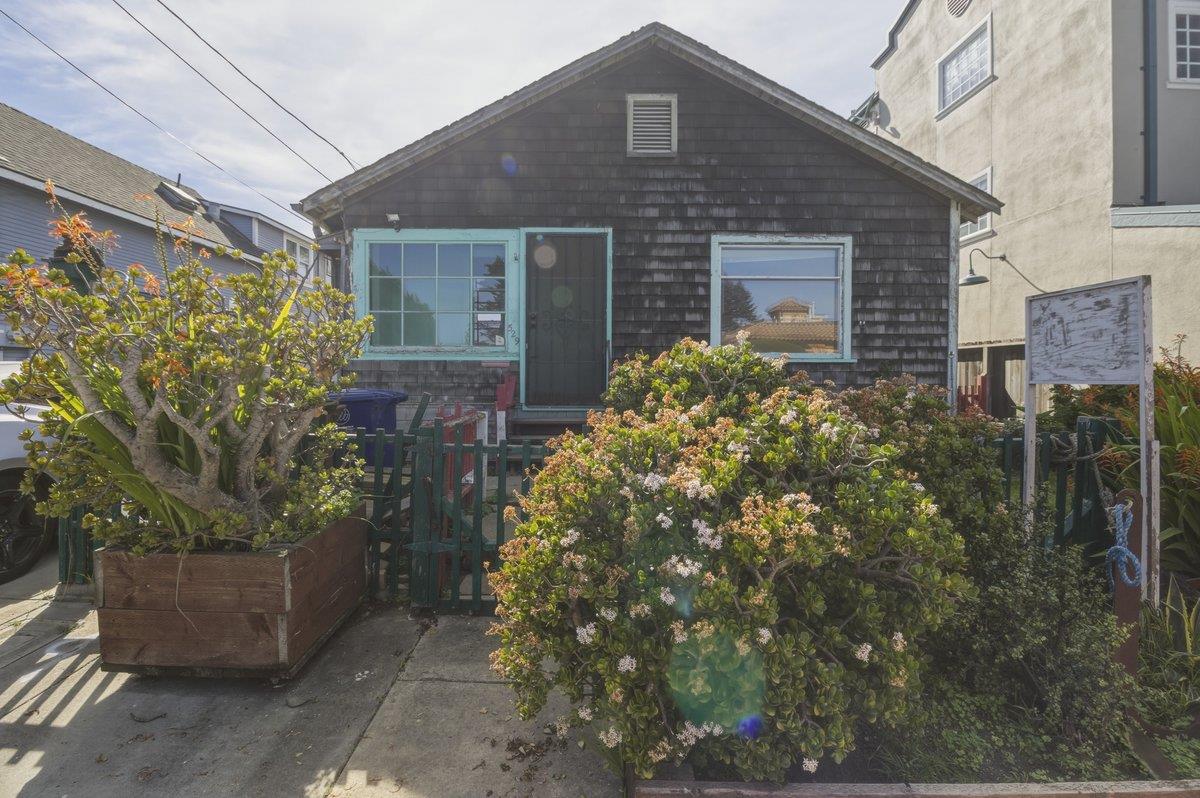 529 Wave Street