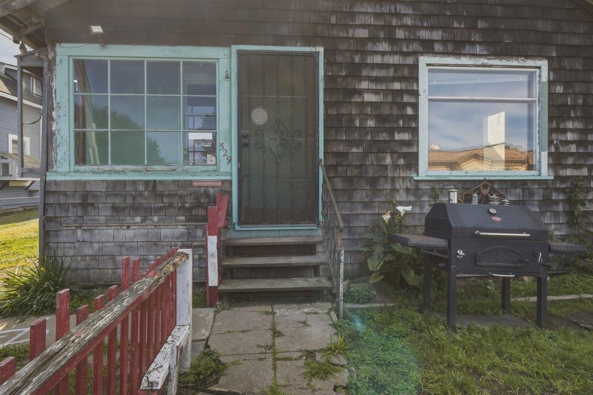 529 Wave Street