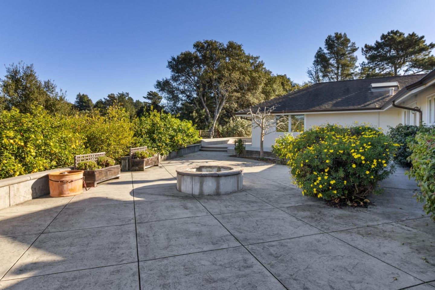 900 E Bel Mar DR