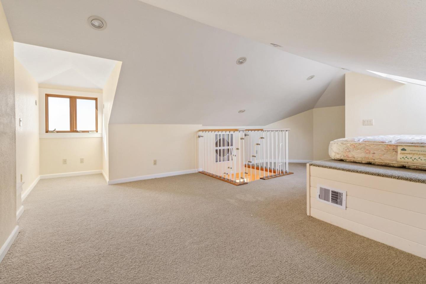 900 E Bel Mar DR