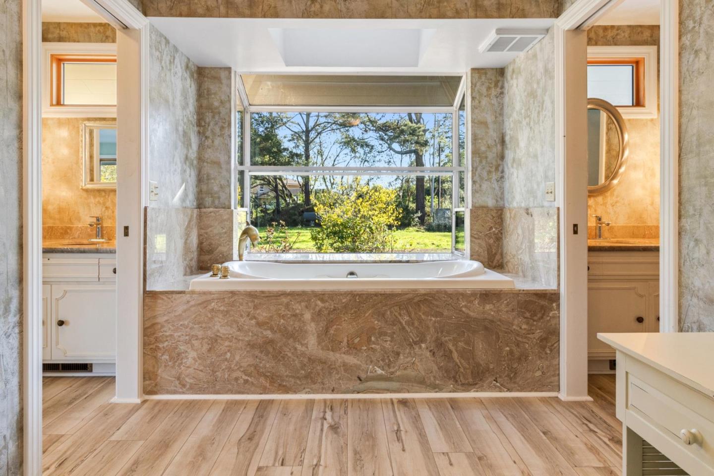 900 E Bel Mar DR