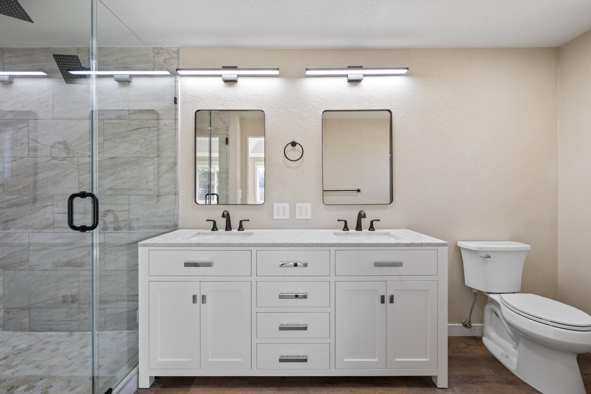 1258 Looking Glass