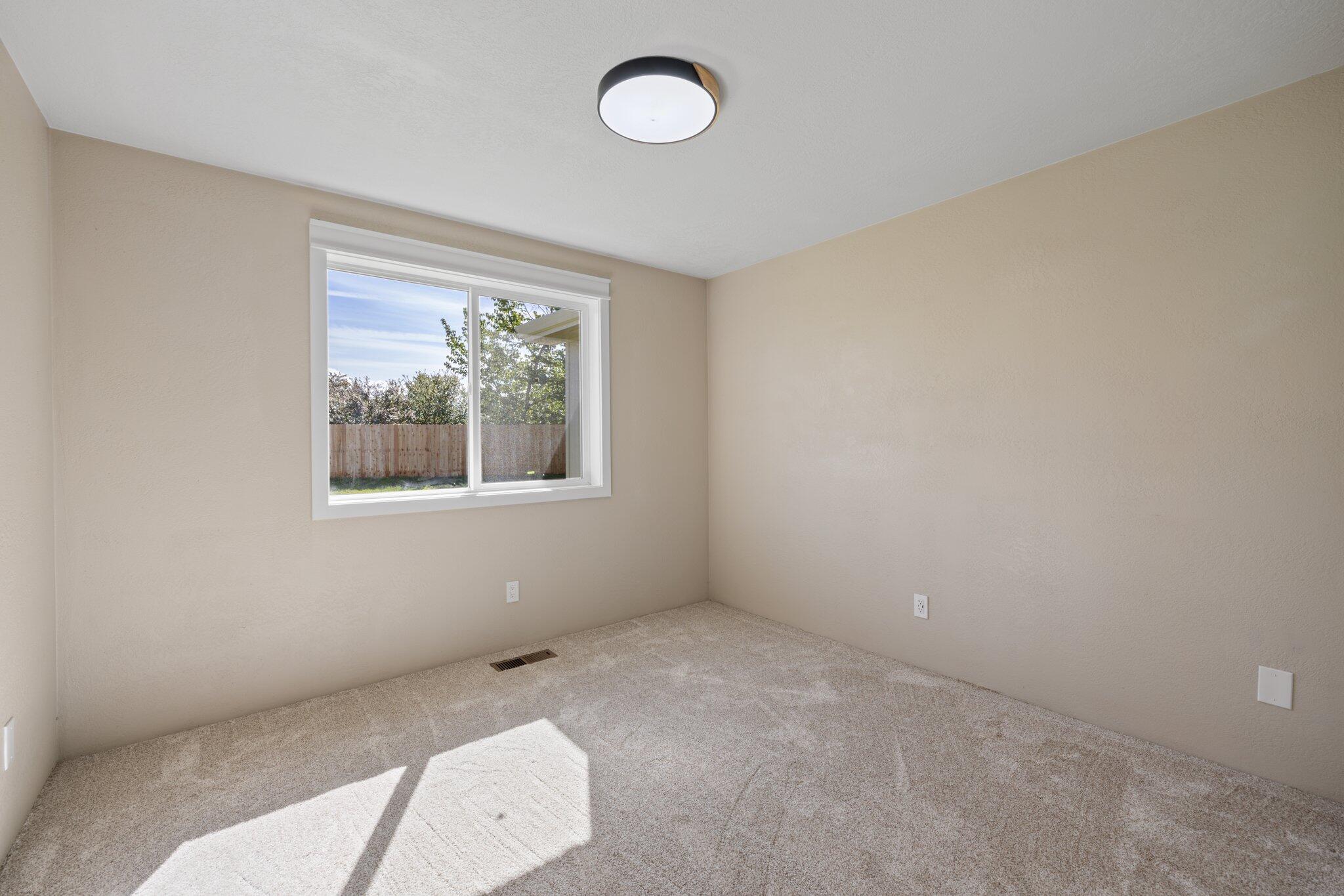 1258 Looking Glass