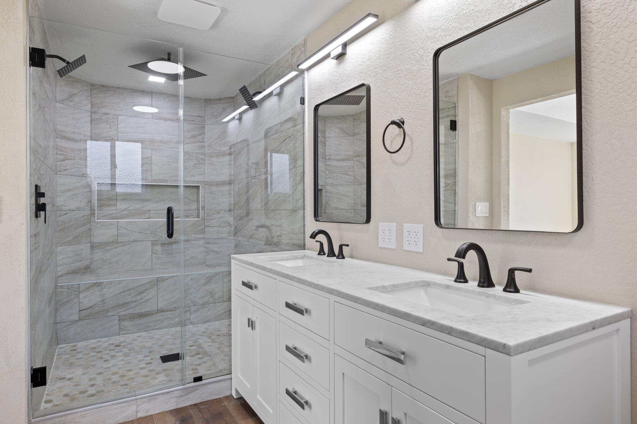 1258 Looking Glass