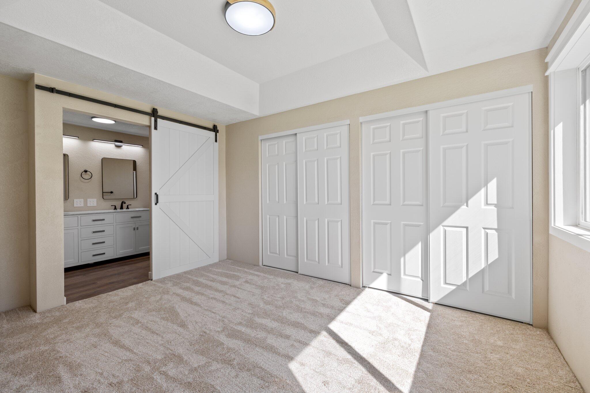 1258 Looking Glass