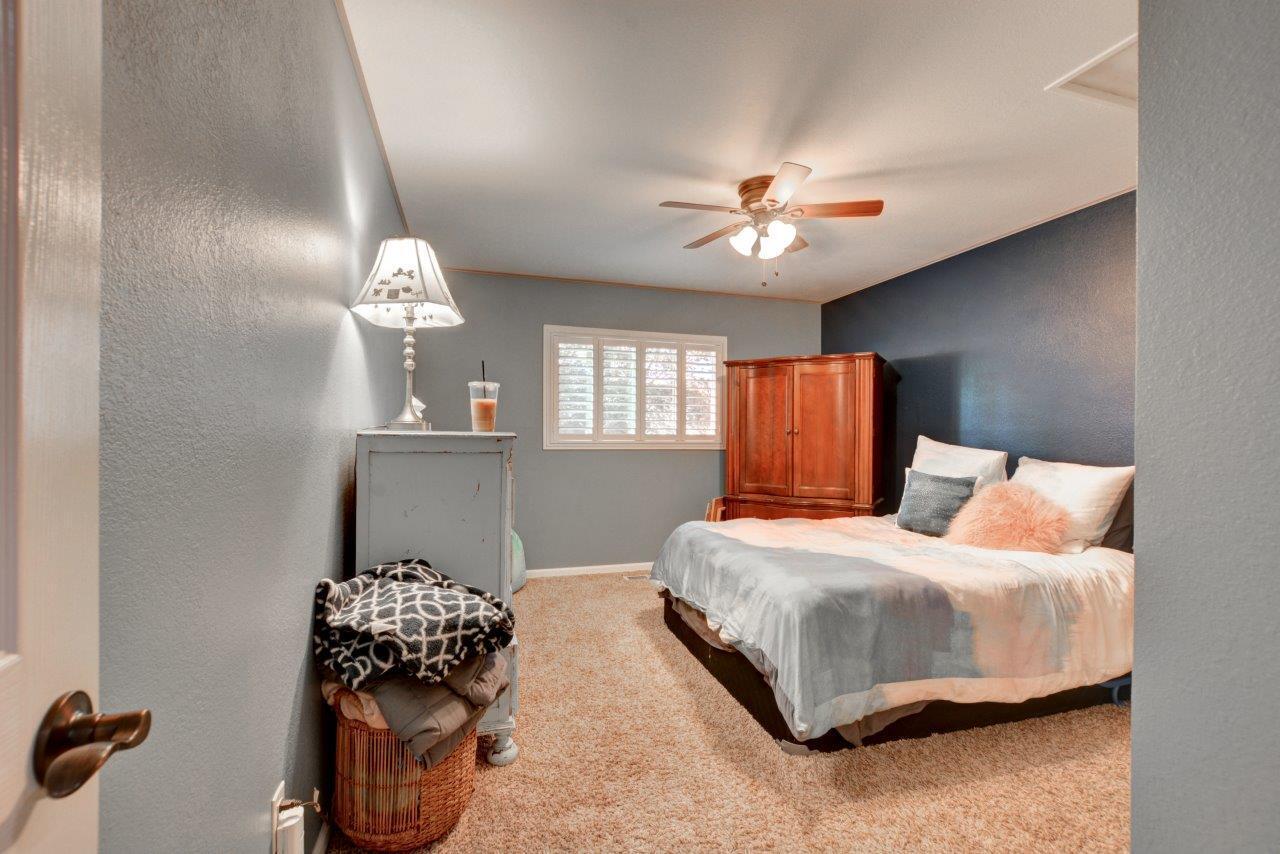1888 SW Meadow Glen