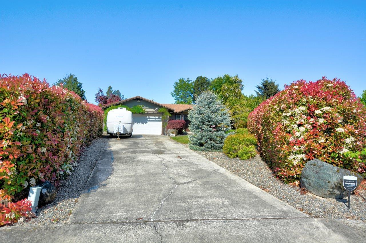 1888 SW Meadow Glen