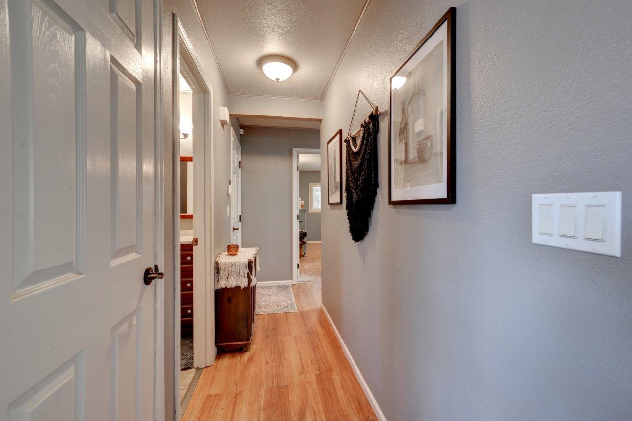 1888 SW Meadow Glen