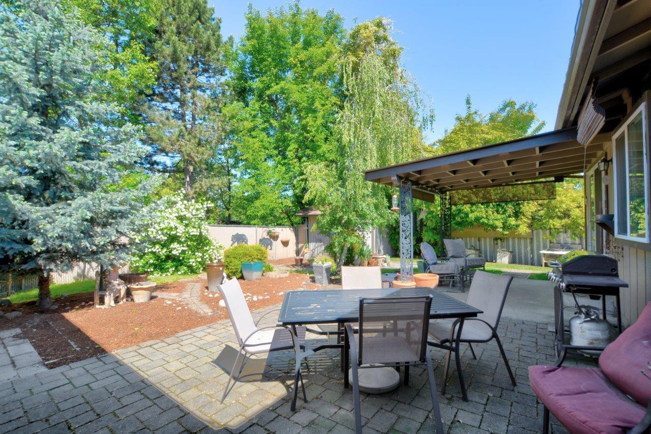 1888 SW Meadow Glen