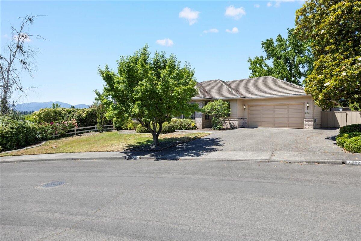 2921 Amblegreen Drive