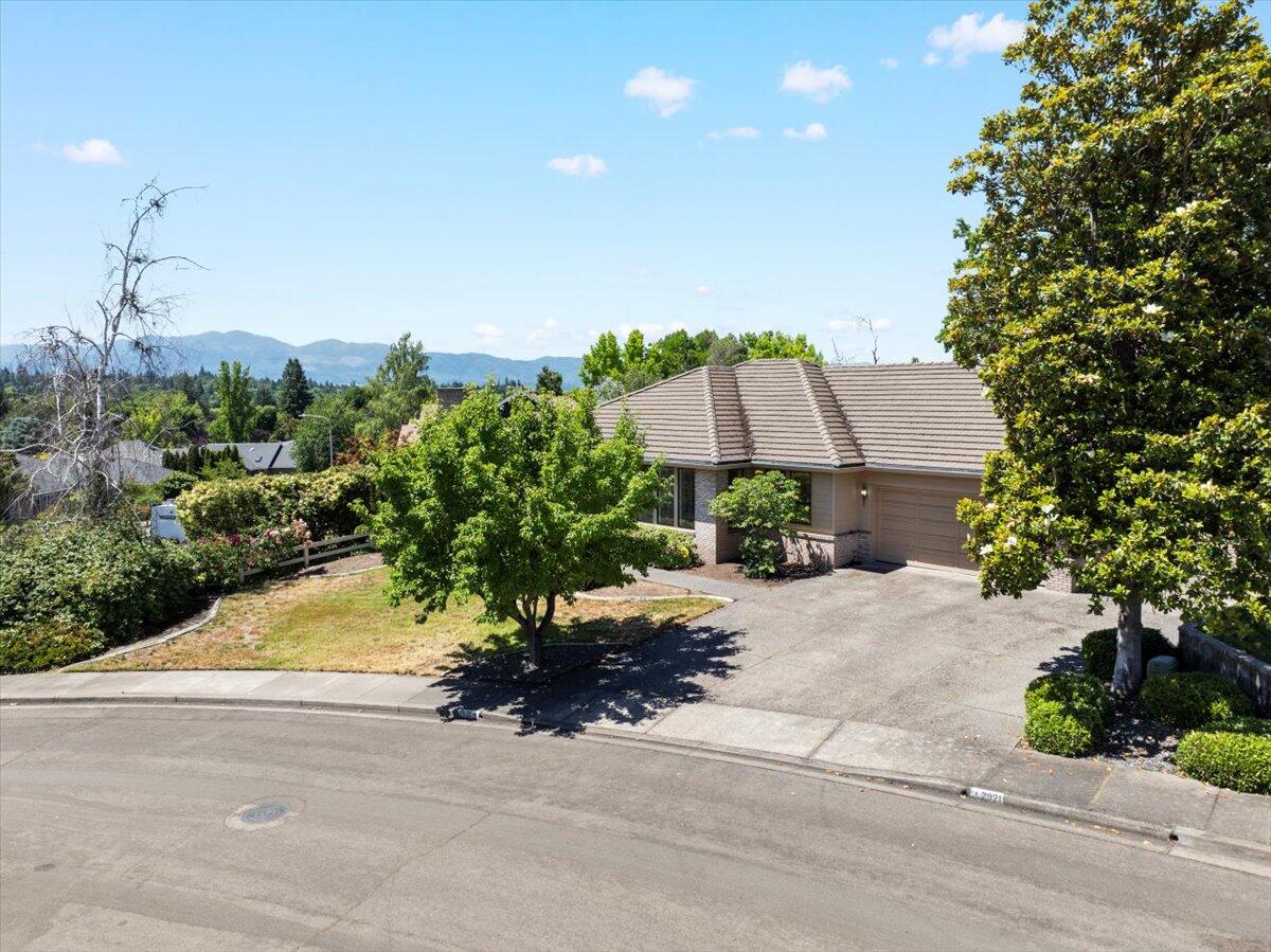 2921 Amblegreen Drive
