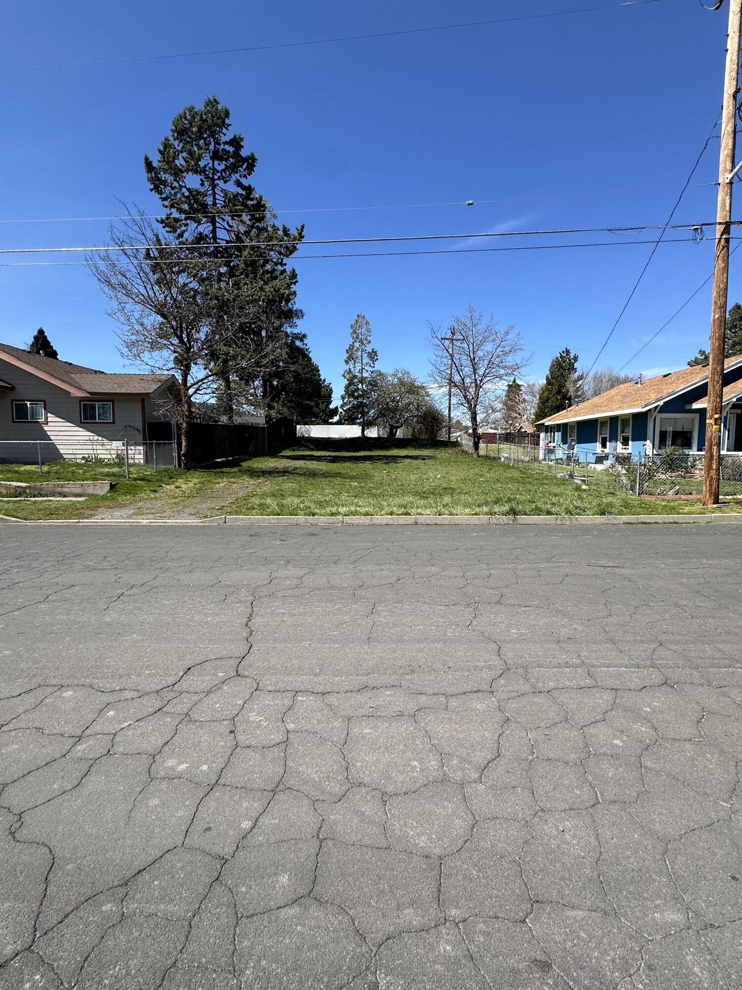 1420 Lakeview Avenue