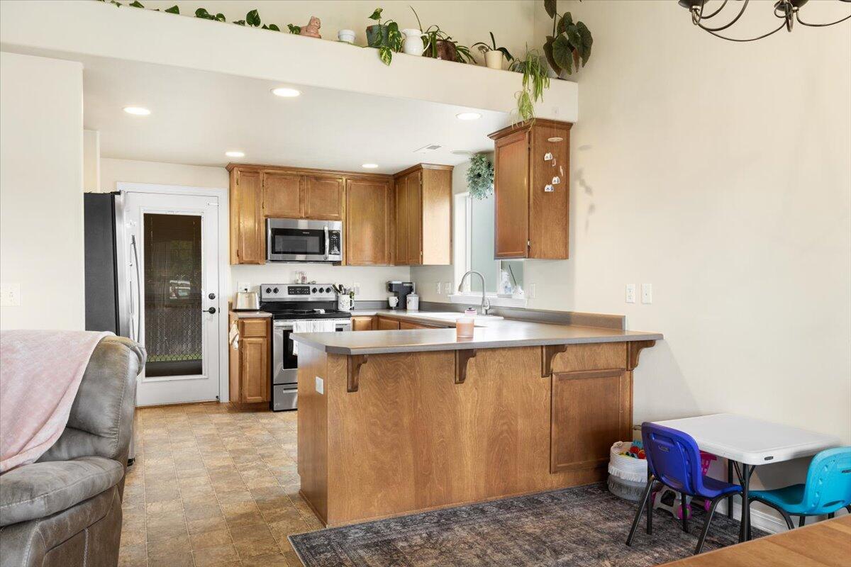 3841 Valley Meadows Drive