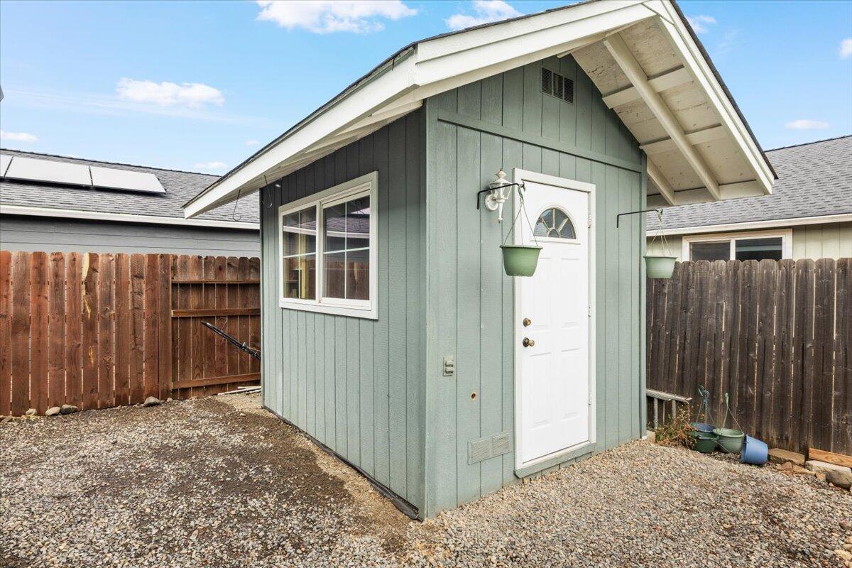 3841 Valley Meadows Drive