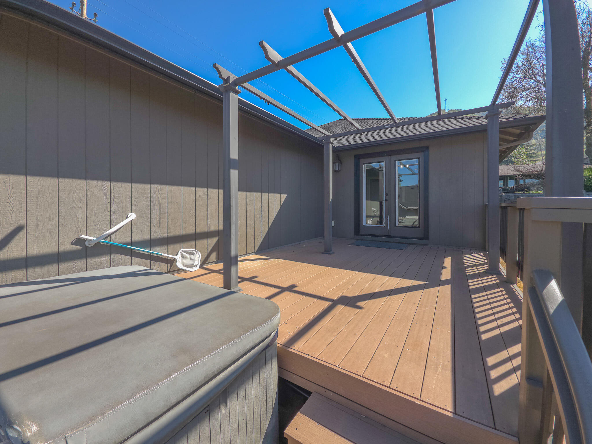 1067 NE Savage Street
