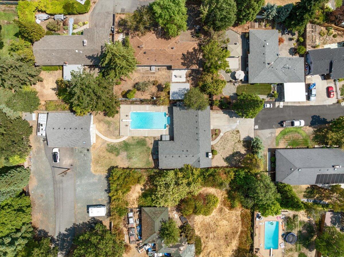 935 NE Wesley Lane