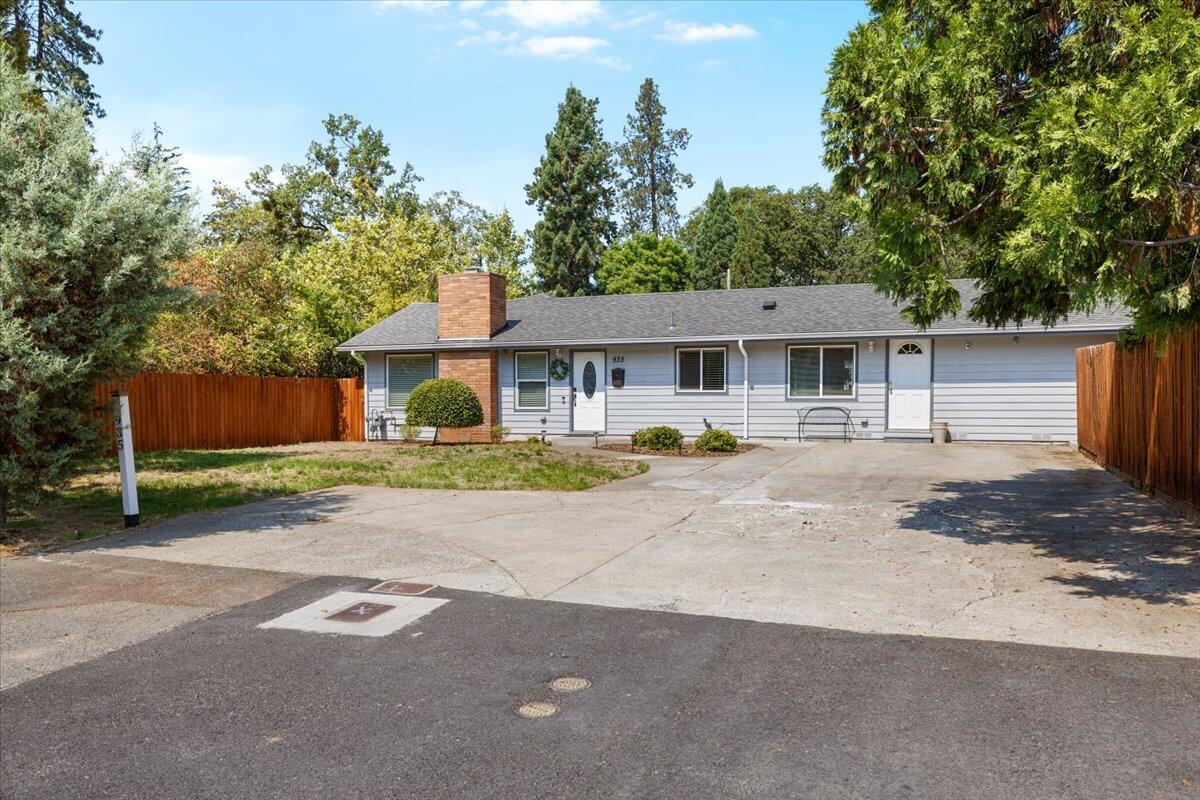 935 NE Wesley Lane