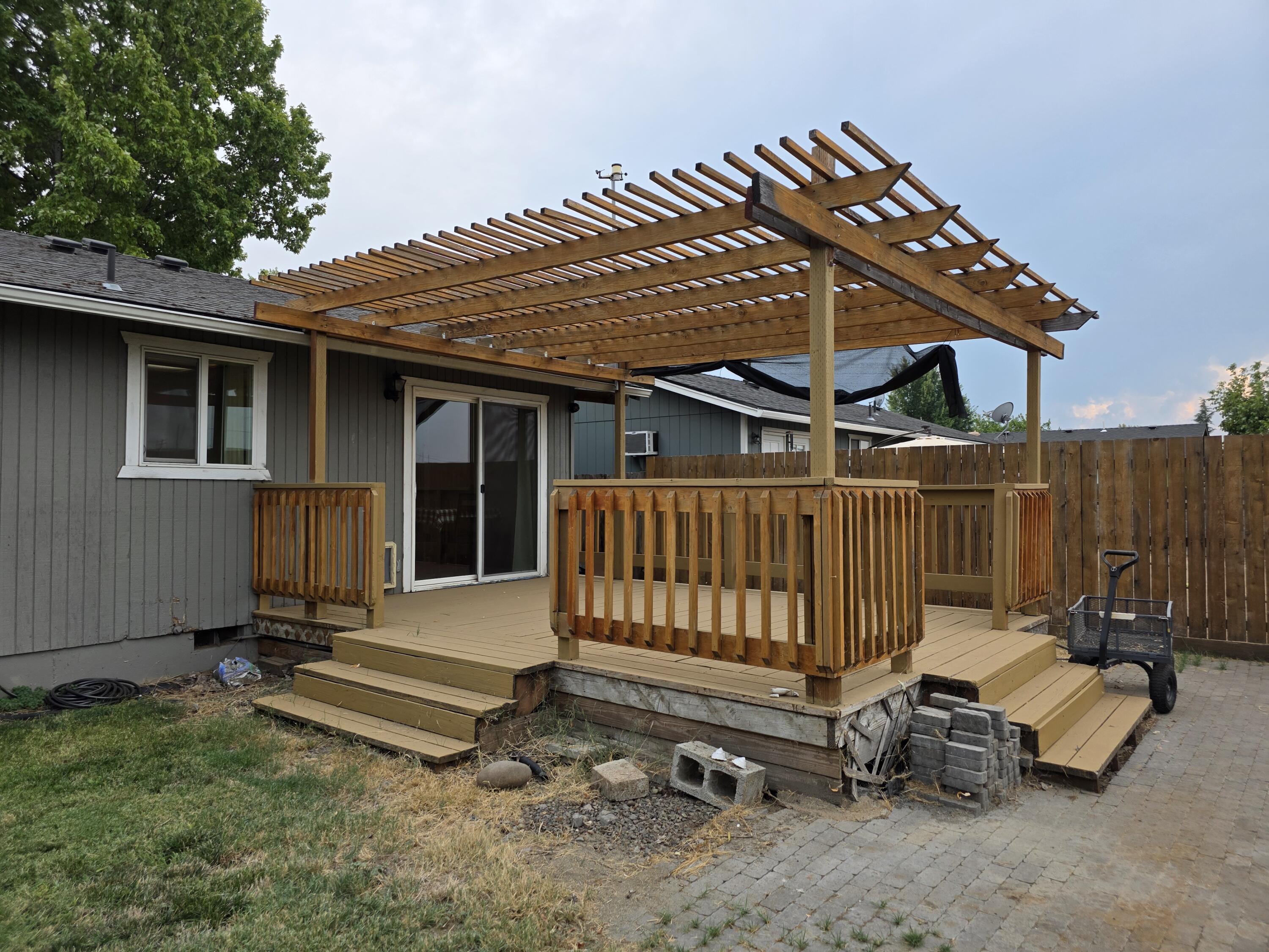 8291 Division Road, White City