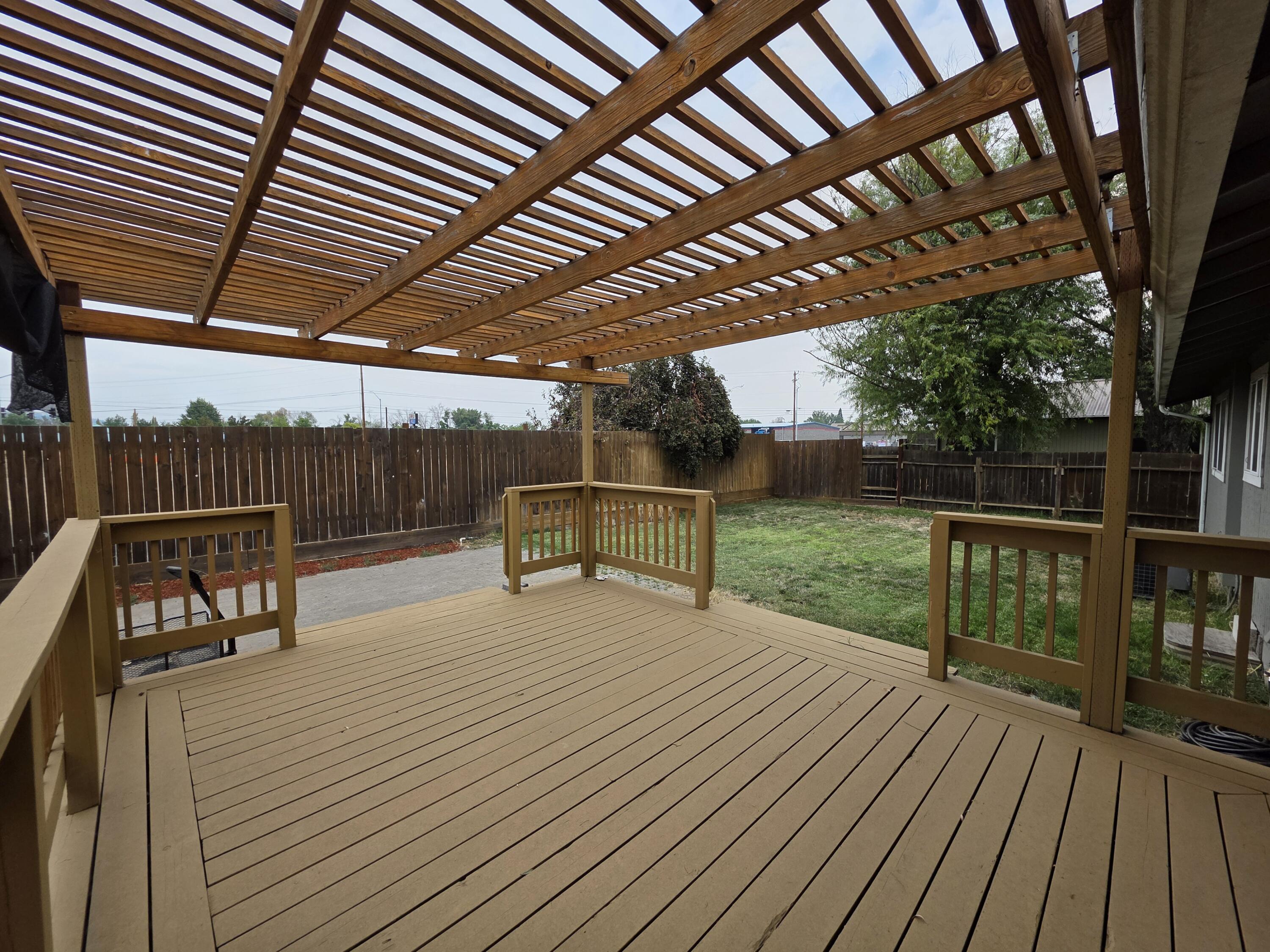 8291 Division Road, White City