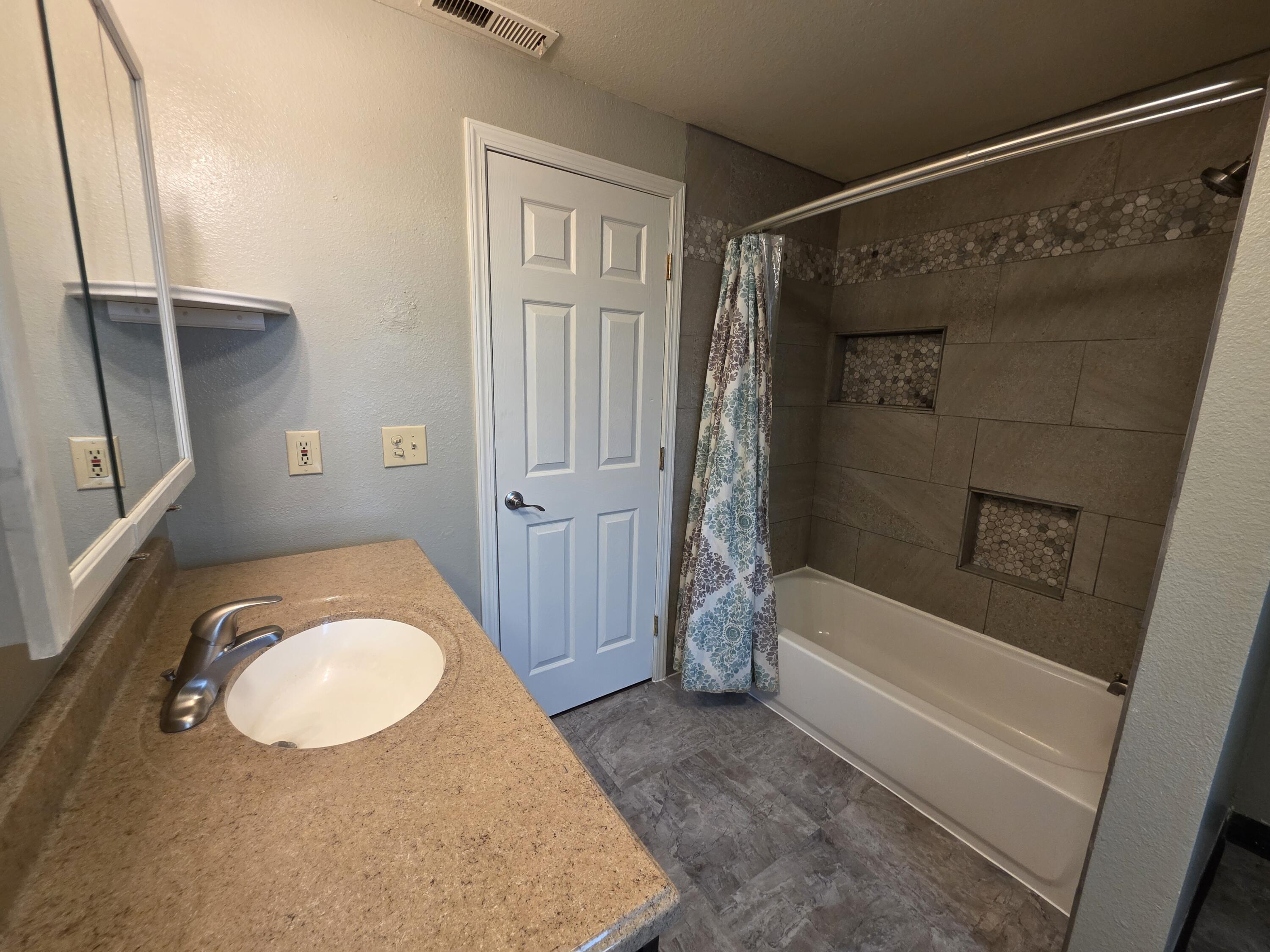 8291 Division Road, White City